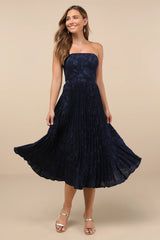 Perfectly Stunning Emerald Jacquard Strapless Midi Dress
