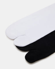 RIBBED SPLIT TOE SOCKS WHITE/BLACK