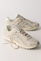 New Balance 204L Sneakers