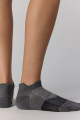 Feetures Elite Ultra-Light Tab Socks