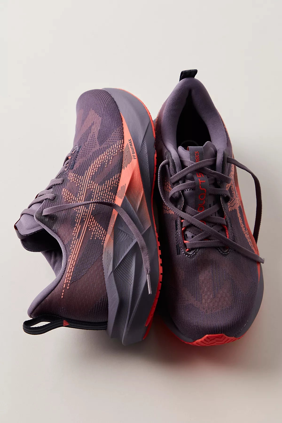 ASICS Novablast 5 Sneakers