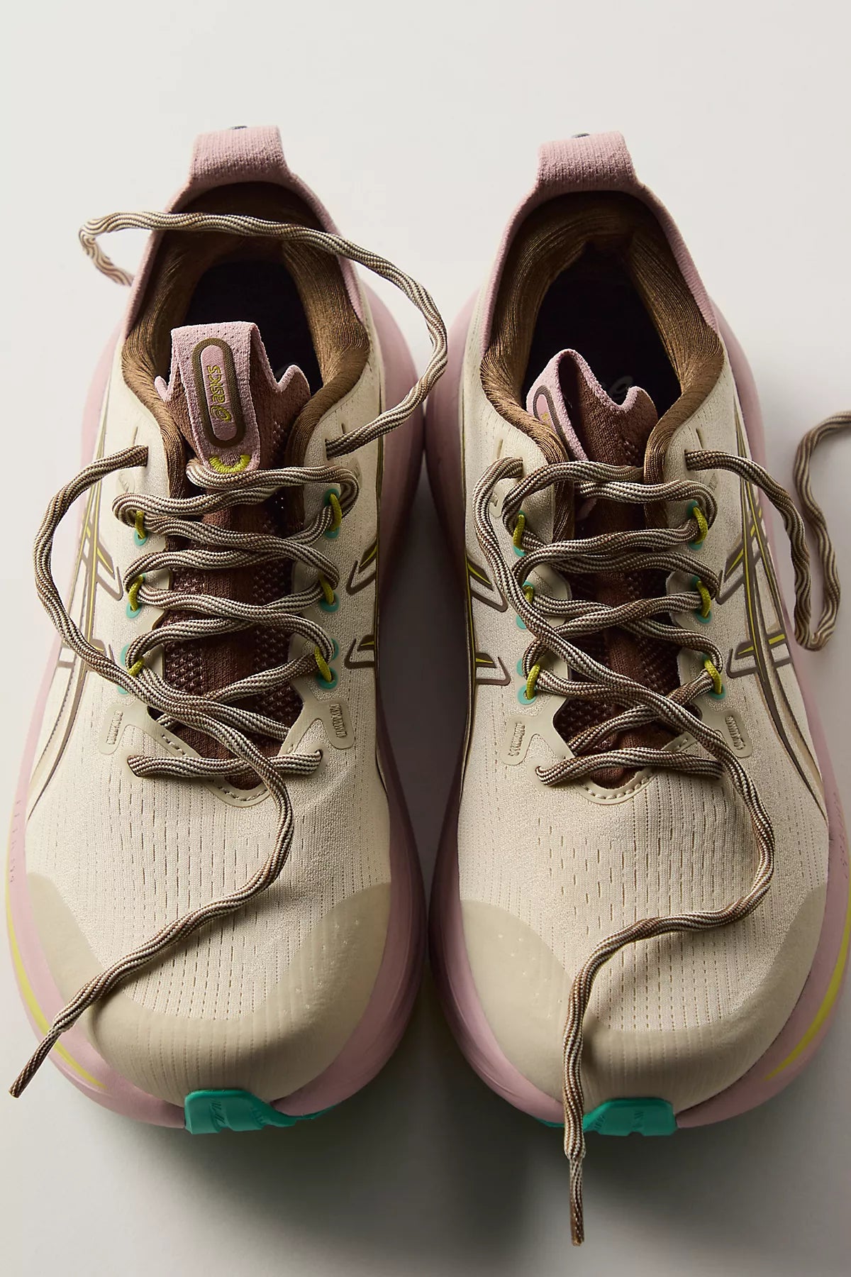 ASICS GEL-NIMBUS 28 TR Sneakers