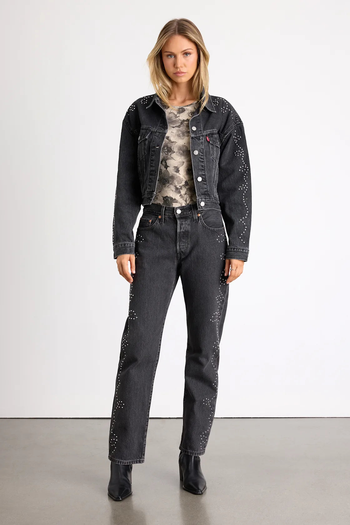 501 '90s Medium Wash Distressed Mid-Rise Straight Leg Jeans