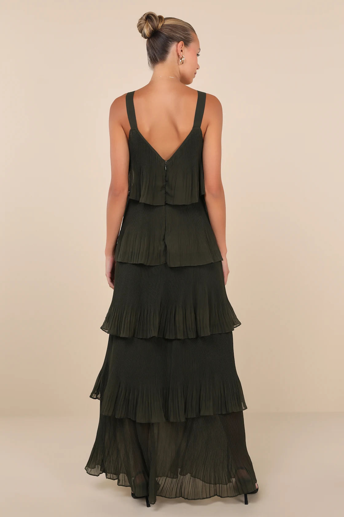 Elegant Nature Black Pleated Sleeveless Tiered Maxi Dress
