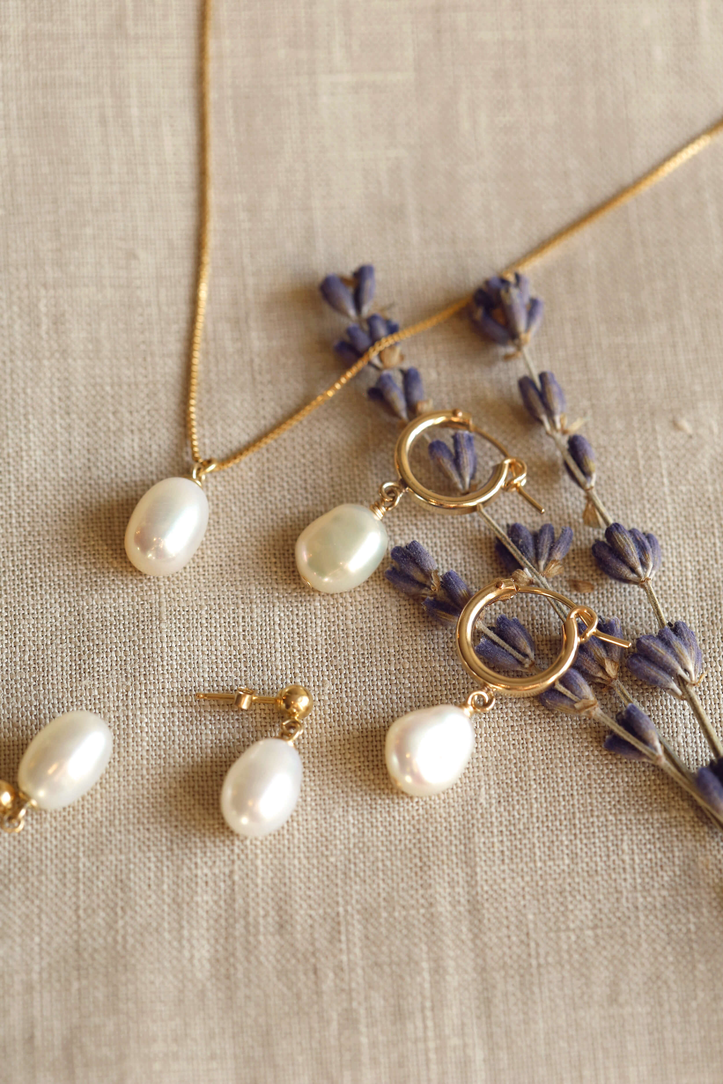 Florence Pearl Earrings Gift