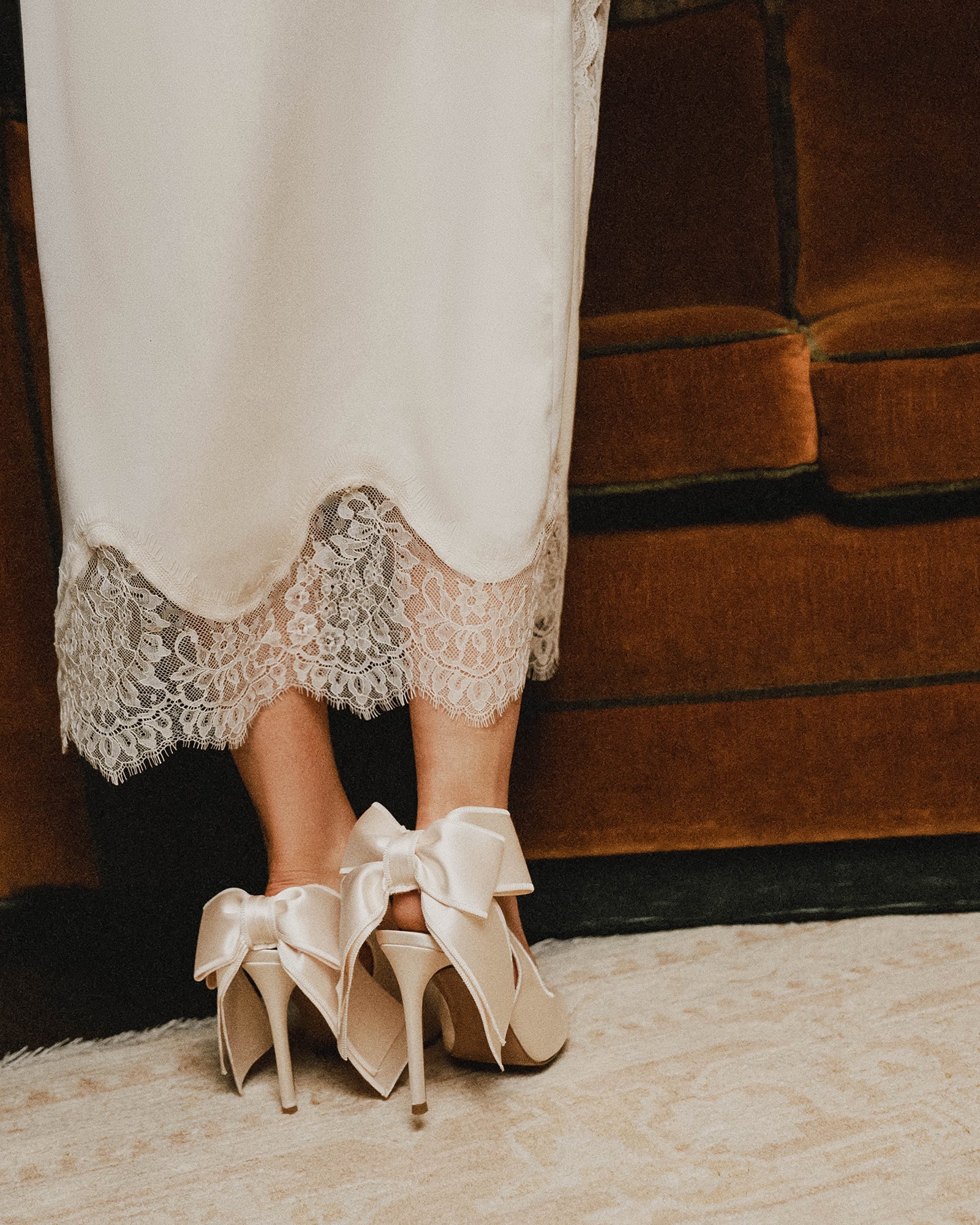 TEACUP IVORY SATIN