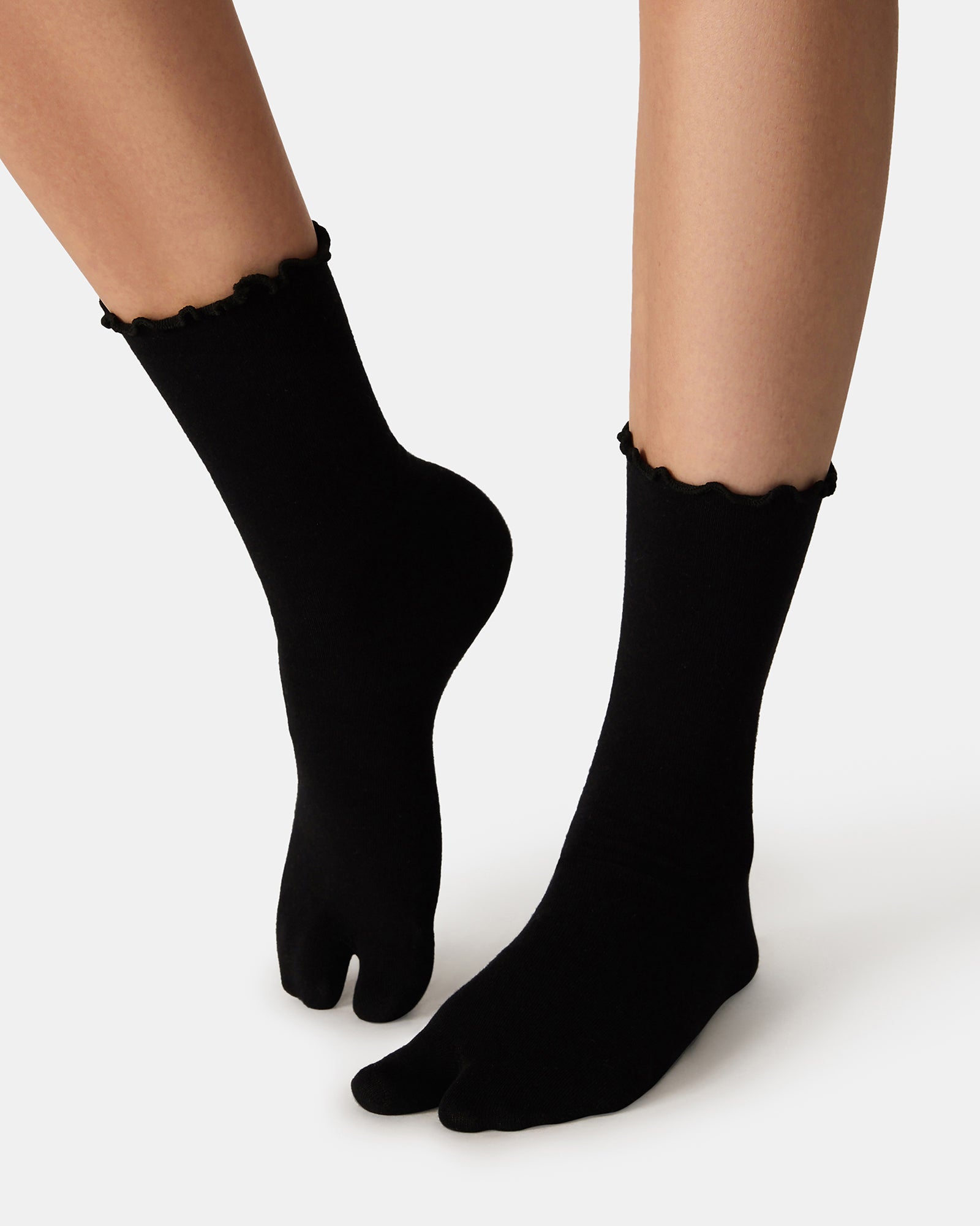 RIBBED SPLIT TOE SOCKS WHITE/BLACK