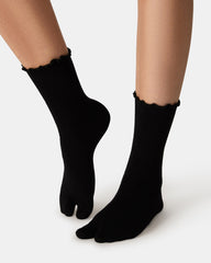 RIBBED SPLIT TOE SOCKS WHITE/BLACK