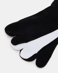 SPLIT TOE CREW SOCKS BLACK/WHITE