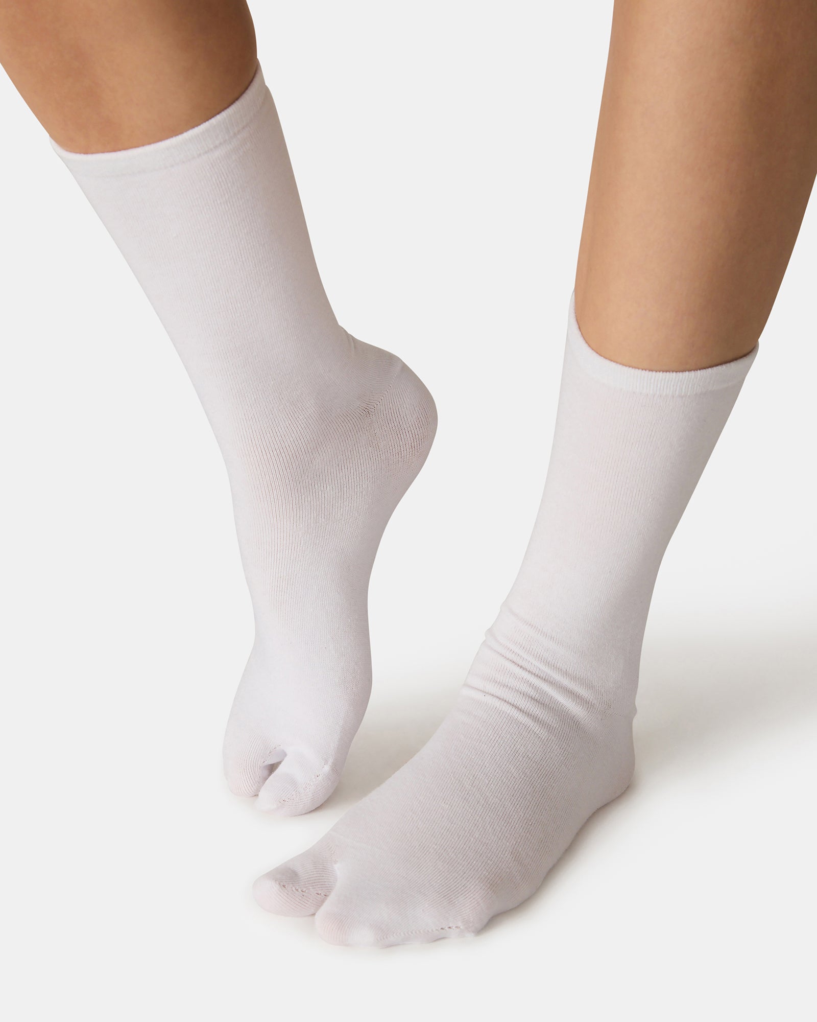 SPLIT TOE CREW SOCKS BLACK/WHITE