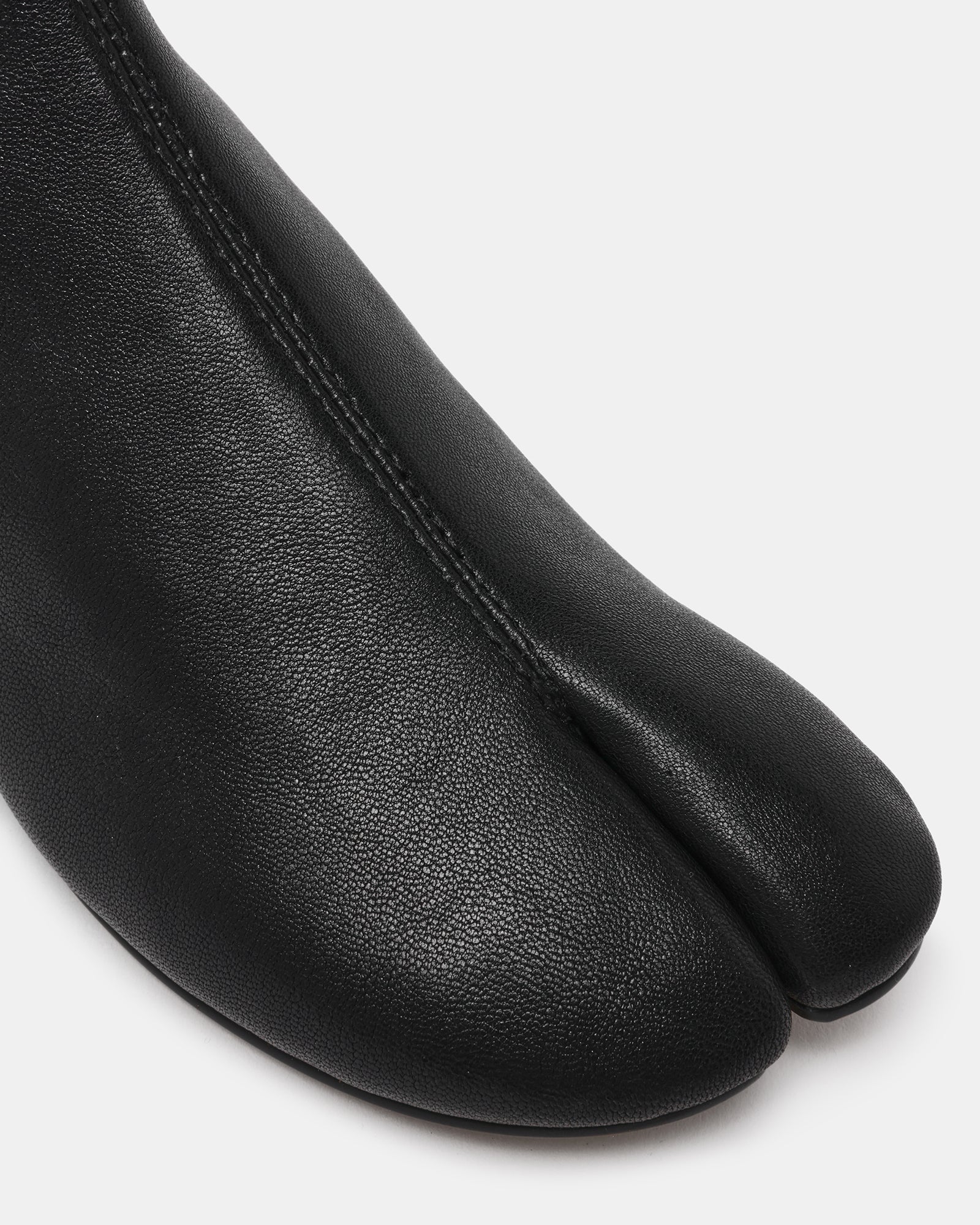 CALORA BLACK LEATHER