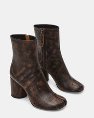CARO BROWN DISTRESSED