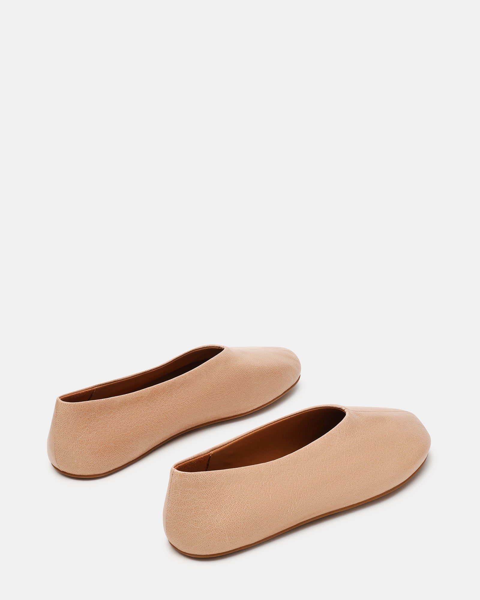 CYNTRA NATURAL LEATHER