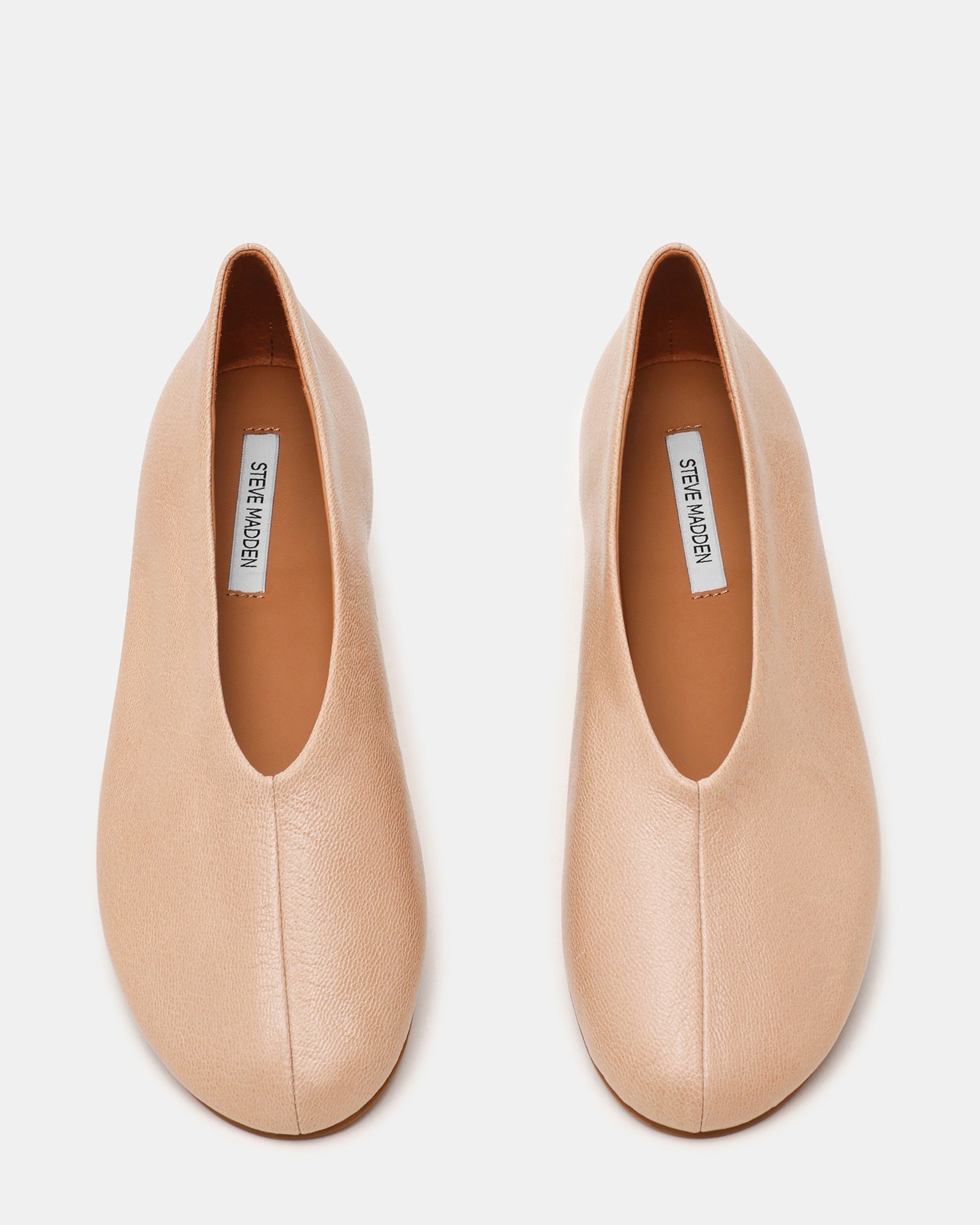 CYNTRA NATURAL LEATHER
