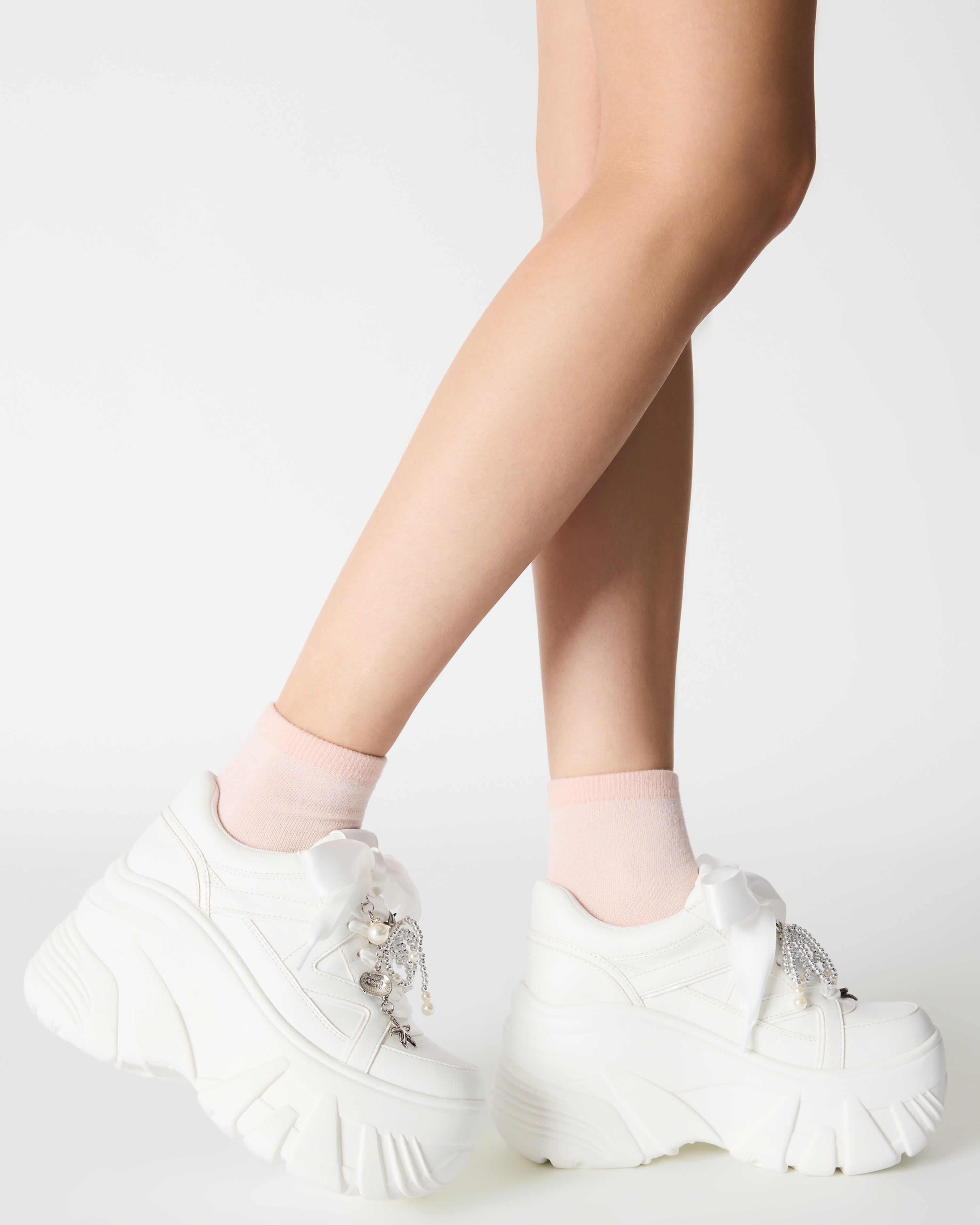FIFI WHITE