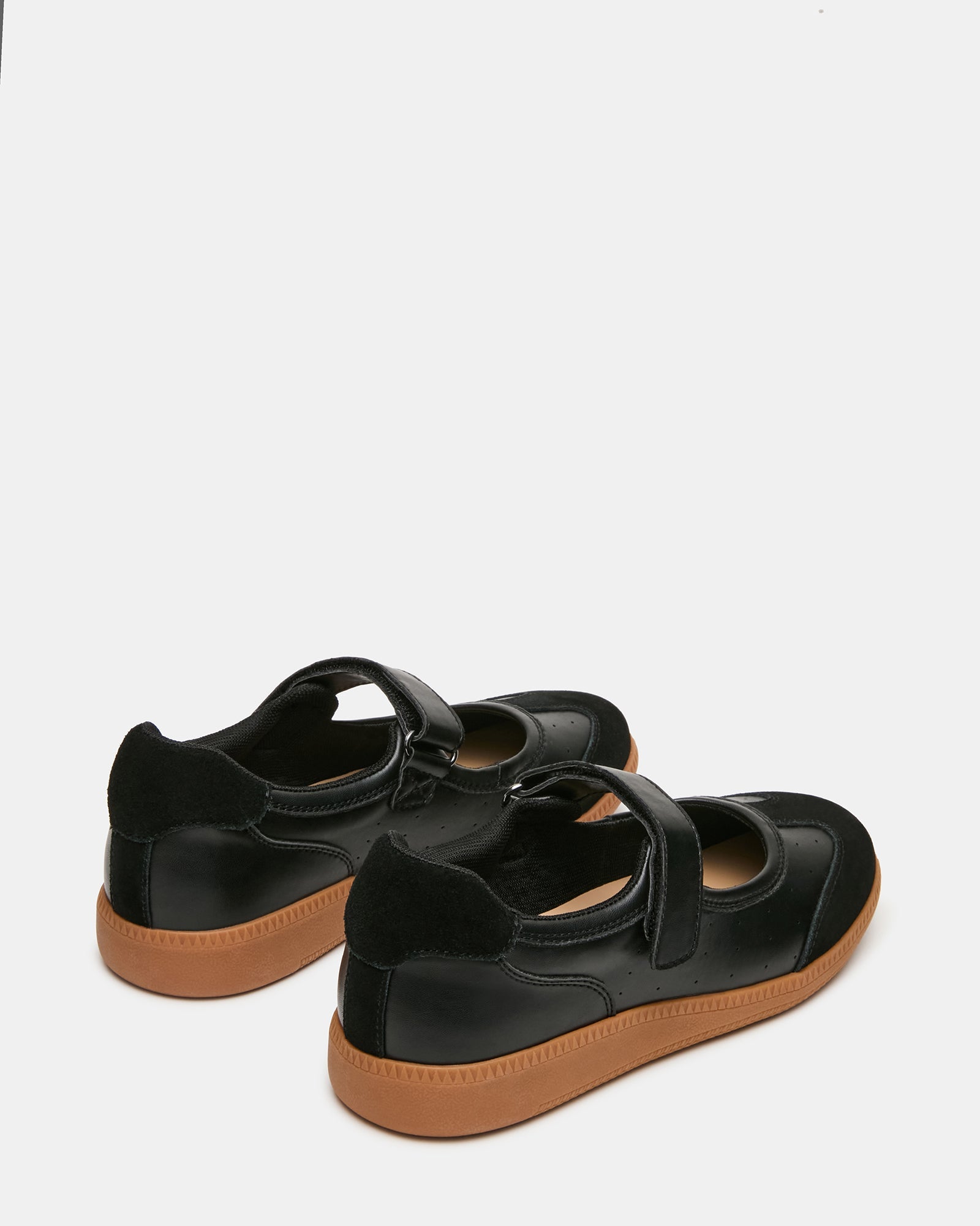 MOVEMENT BLACK