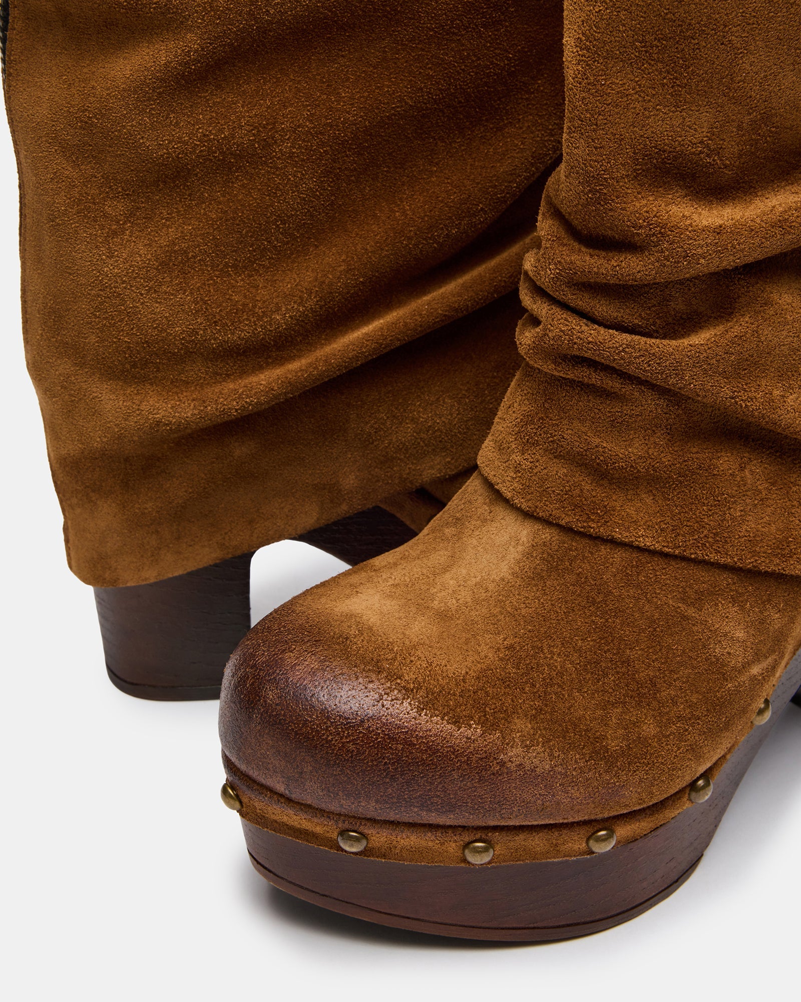 WOODLEY CHESTNUT SUEDE
