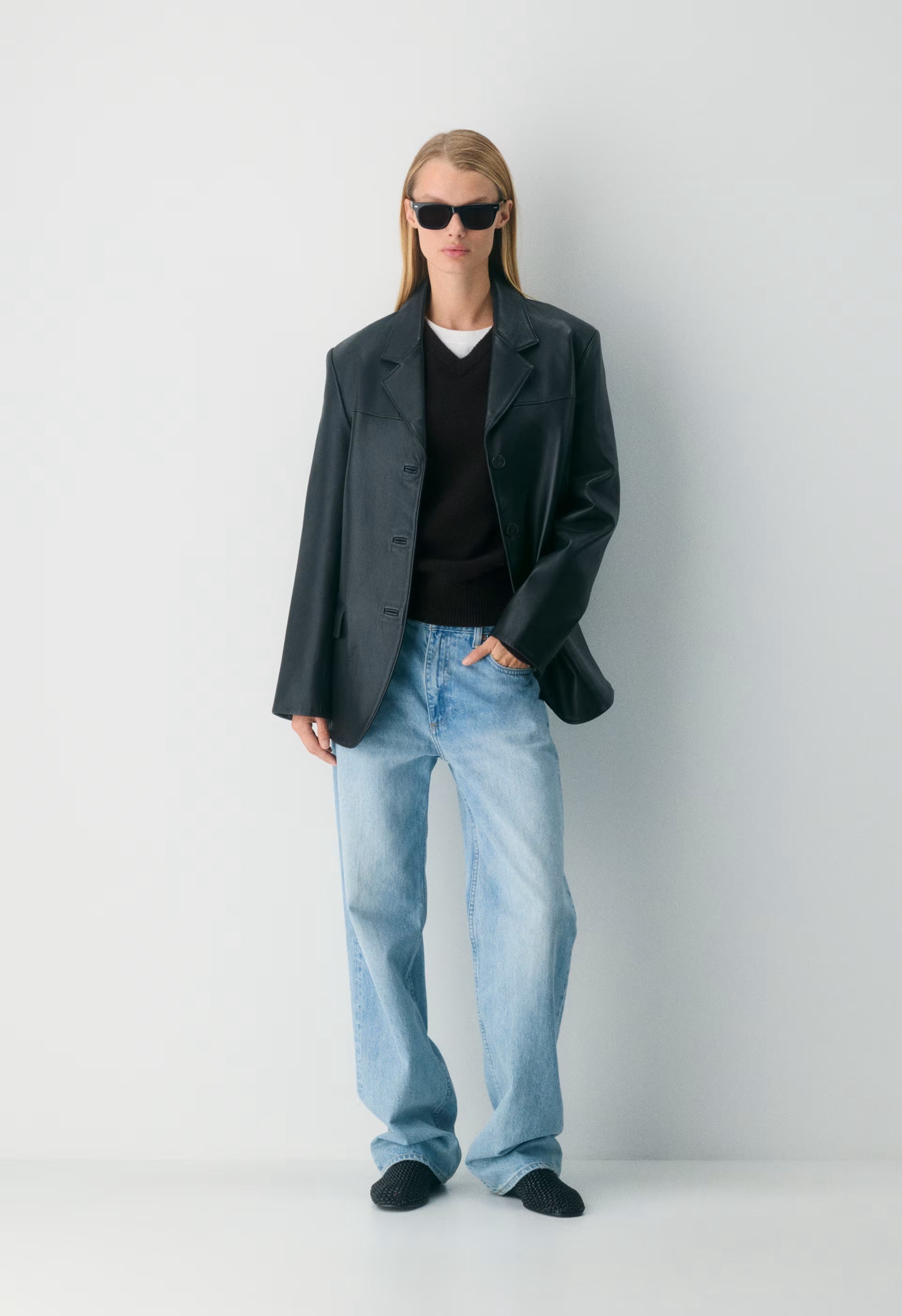 Essential Cashmere Context Sweater - BLACK