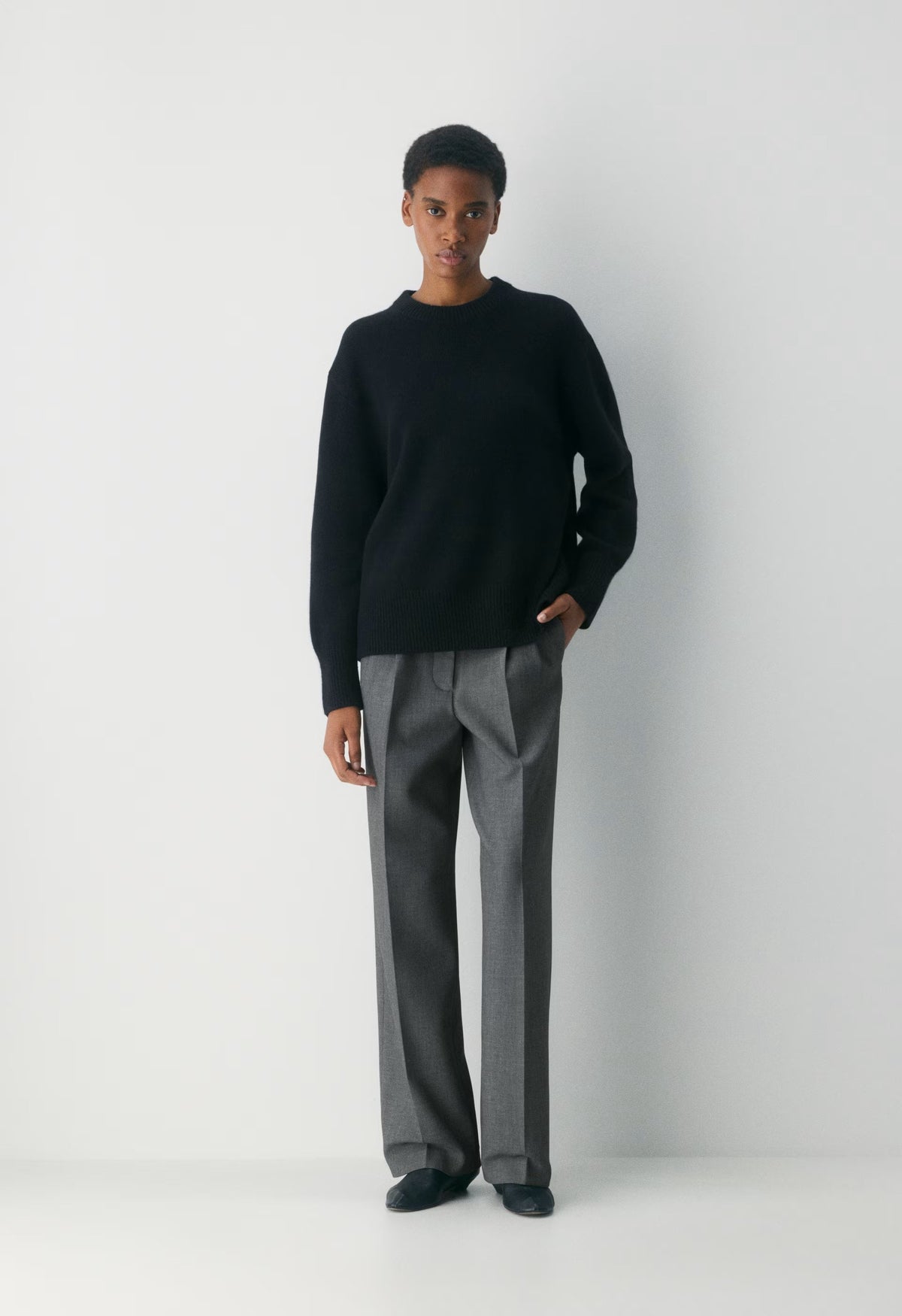 Plush Cashmere Compile Sweater - BLACK