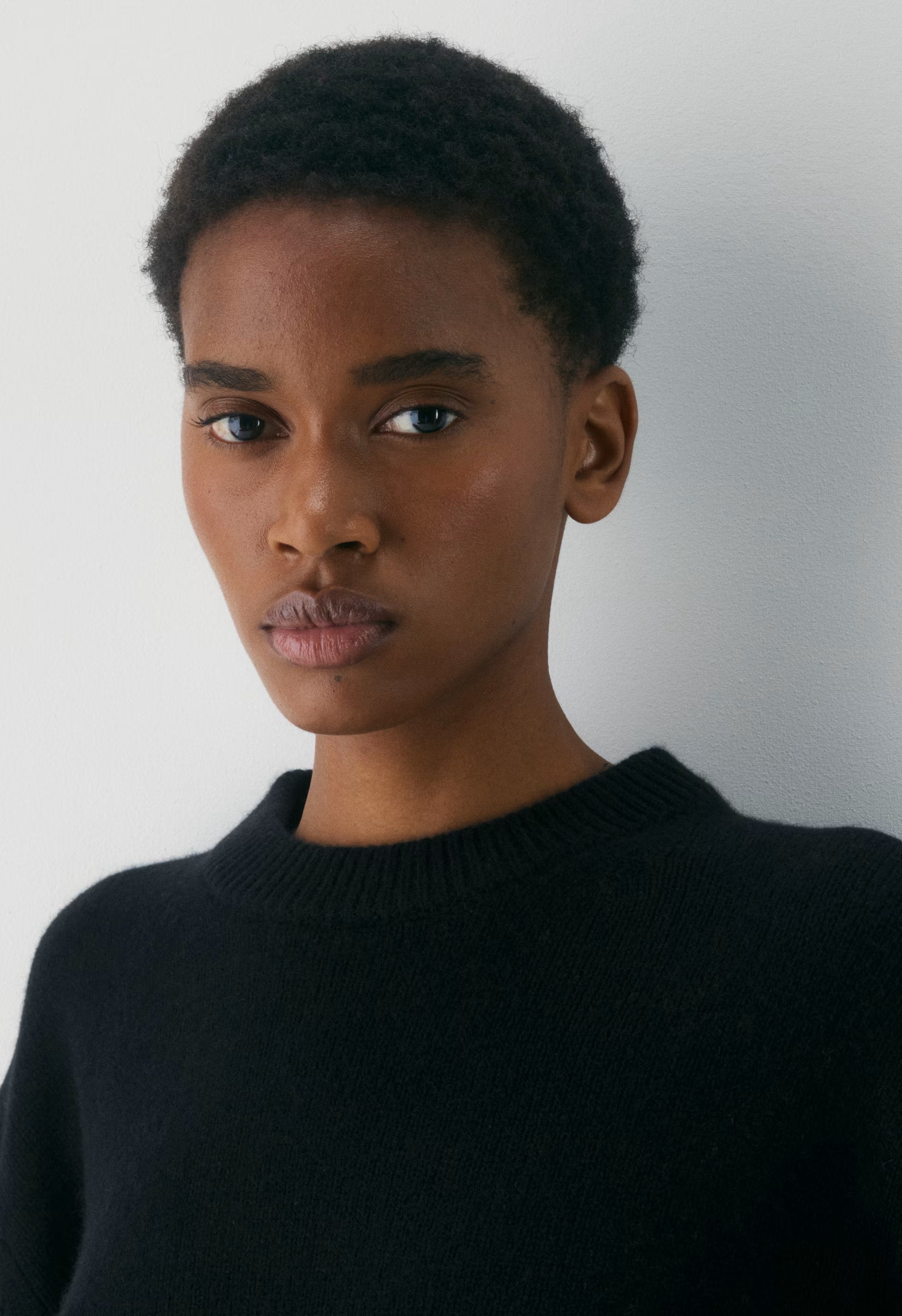 Plush Cashmere Compile Sweater - BLACK