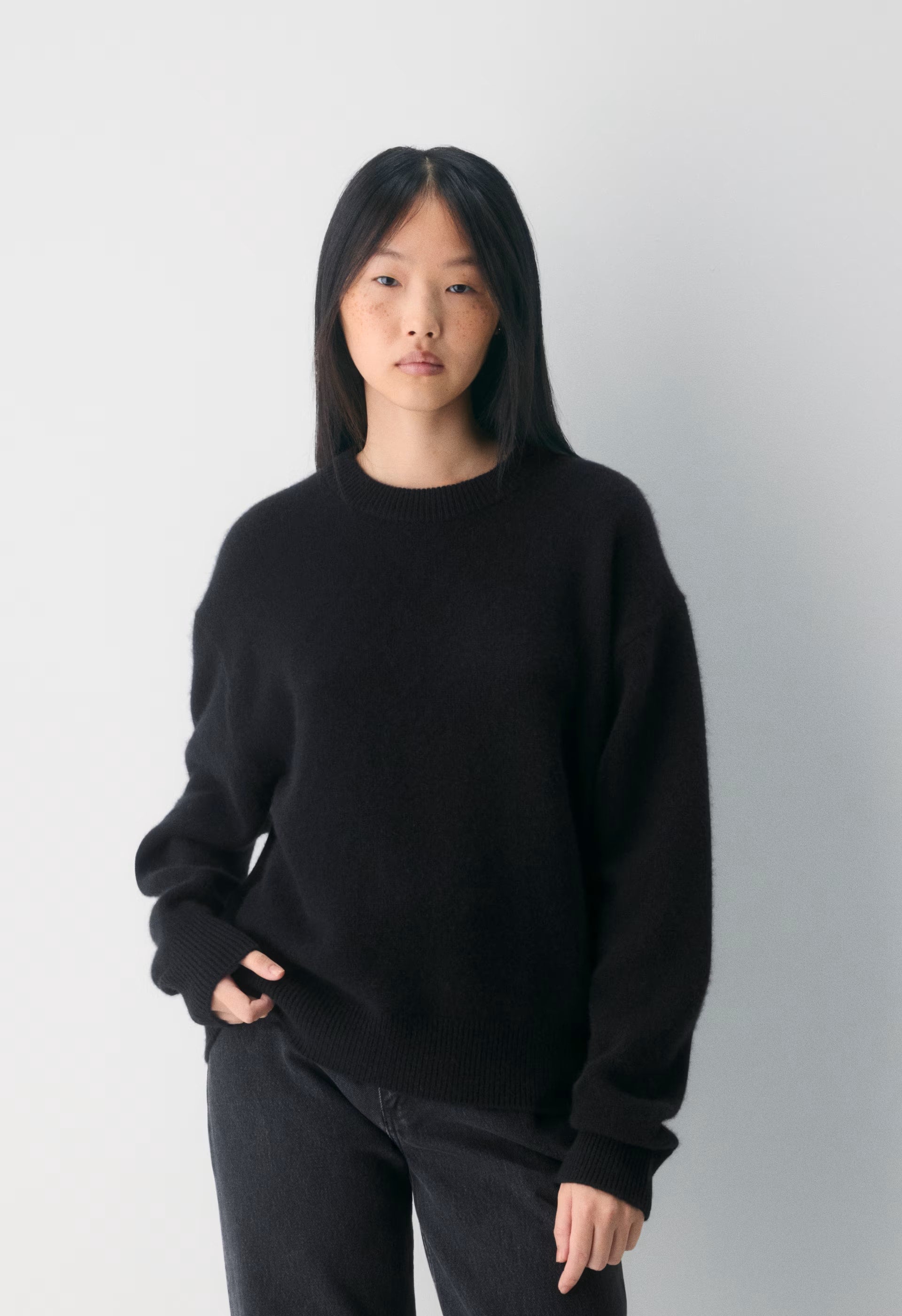 Essential Cashmere Relic Sweater - BLACK