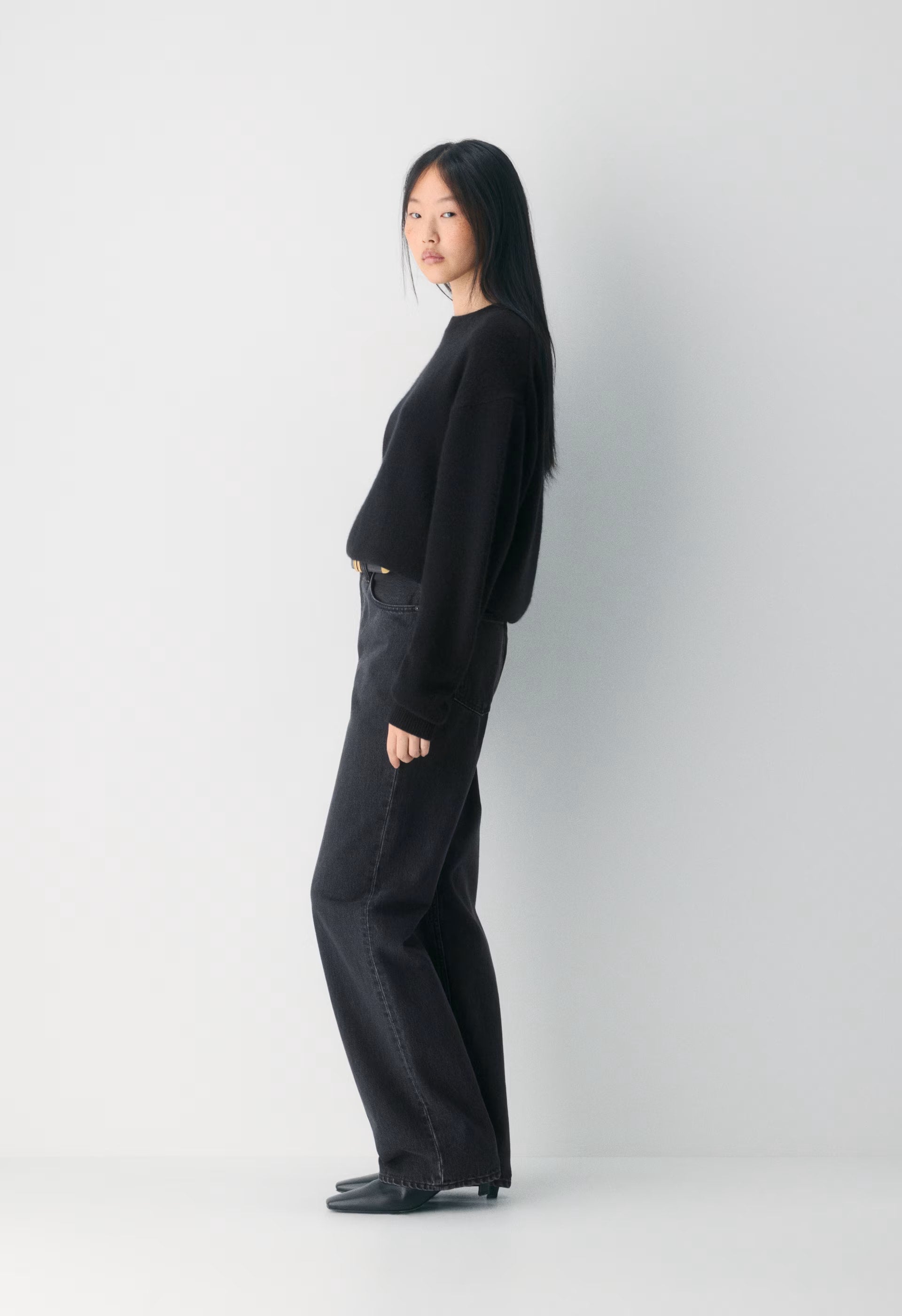 Essential Cashmere Relic Sweater - BLACK