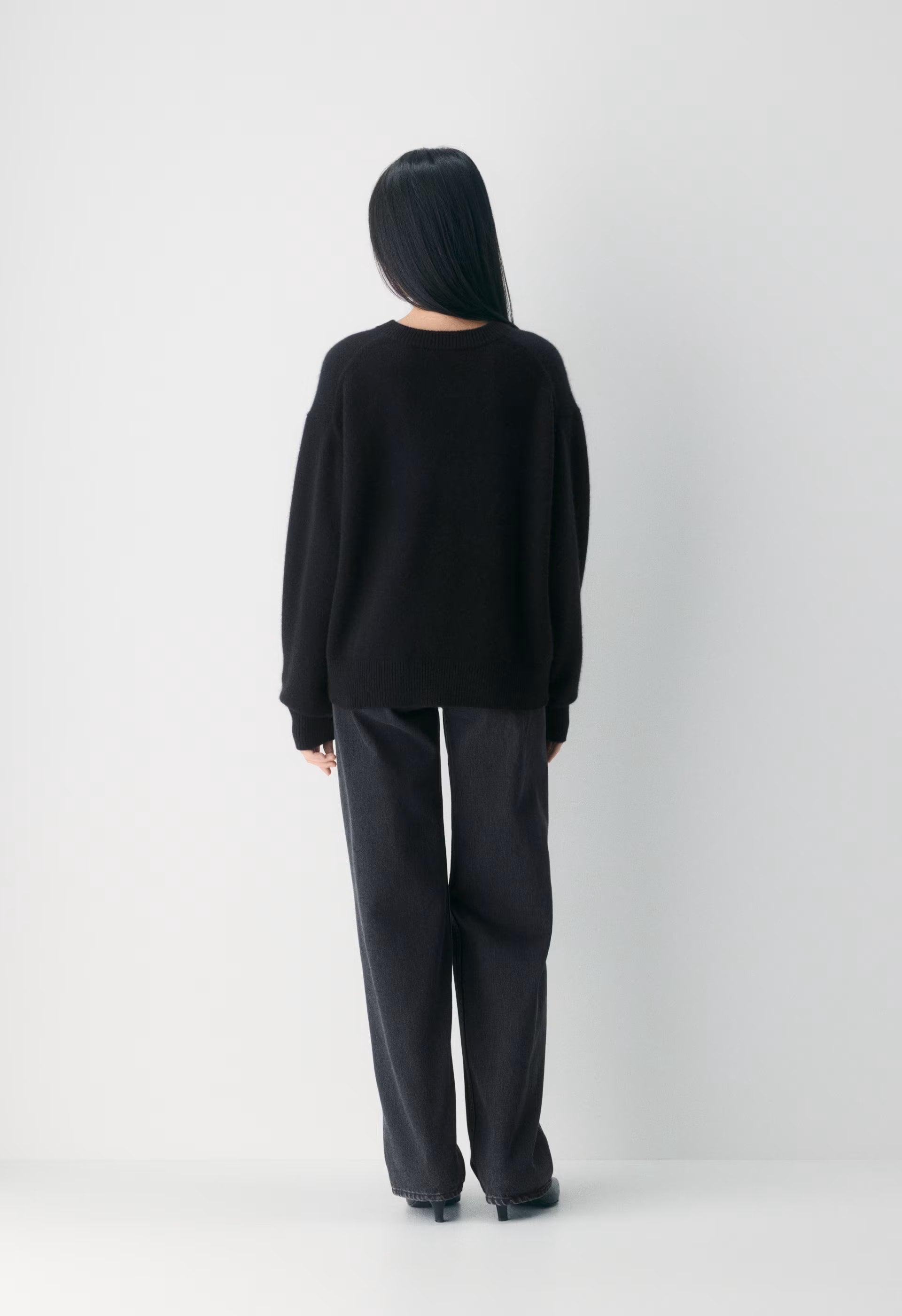 Essential Cashmere Relic Sweater - BLACK