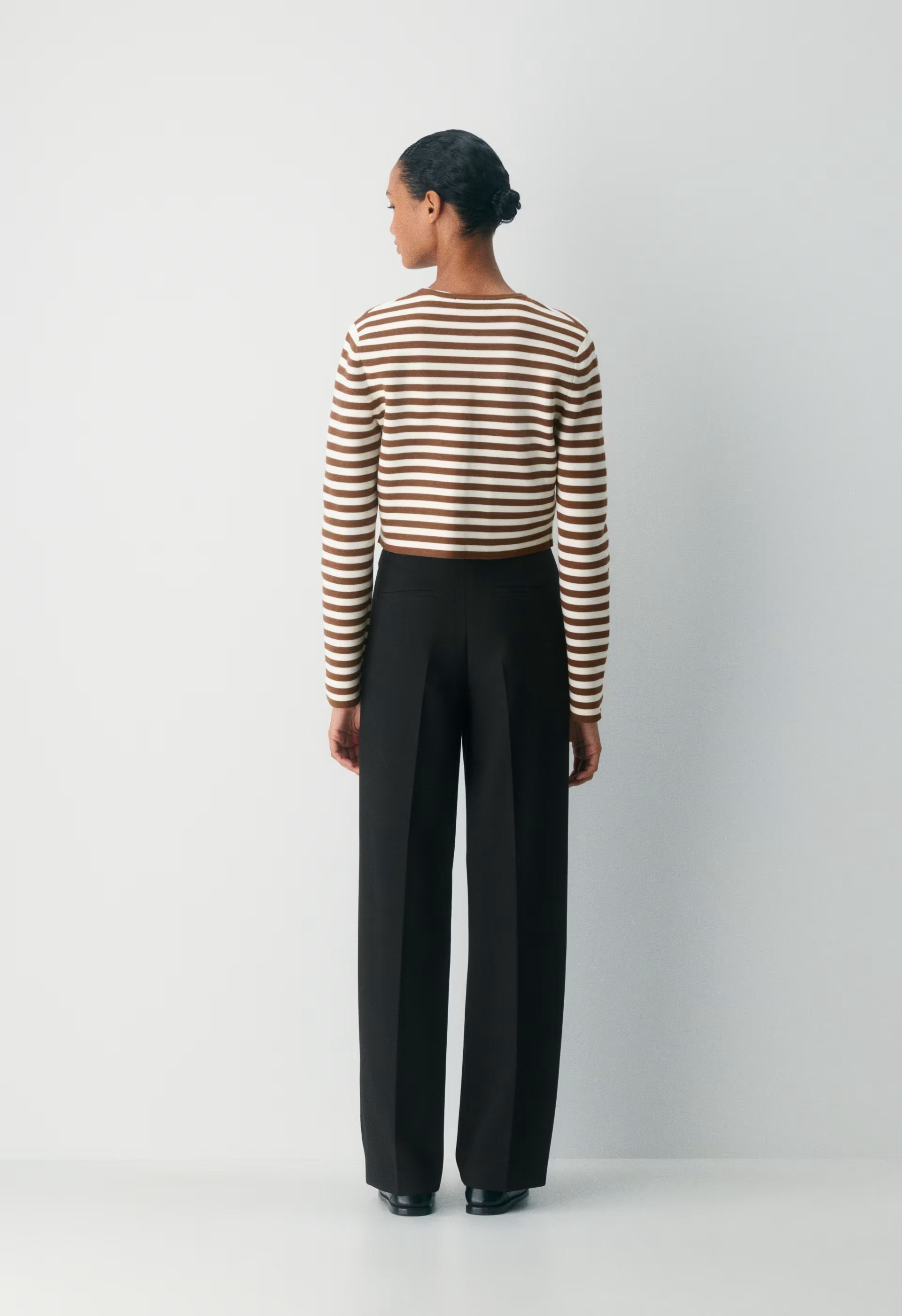 Notable Cardigan - Wonder Yarn - LT BIRCH/ CHCLTR BRN