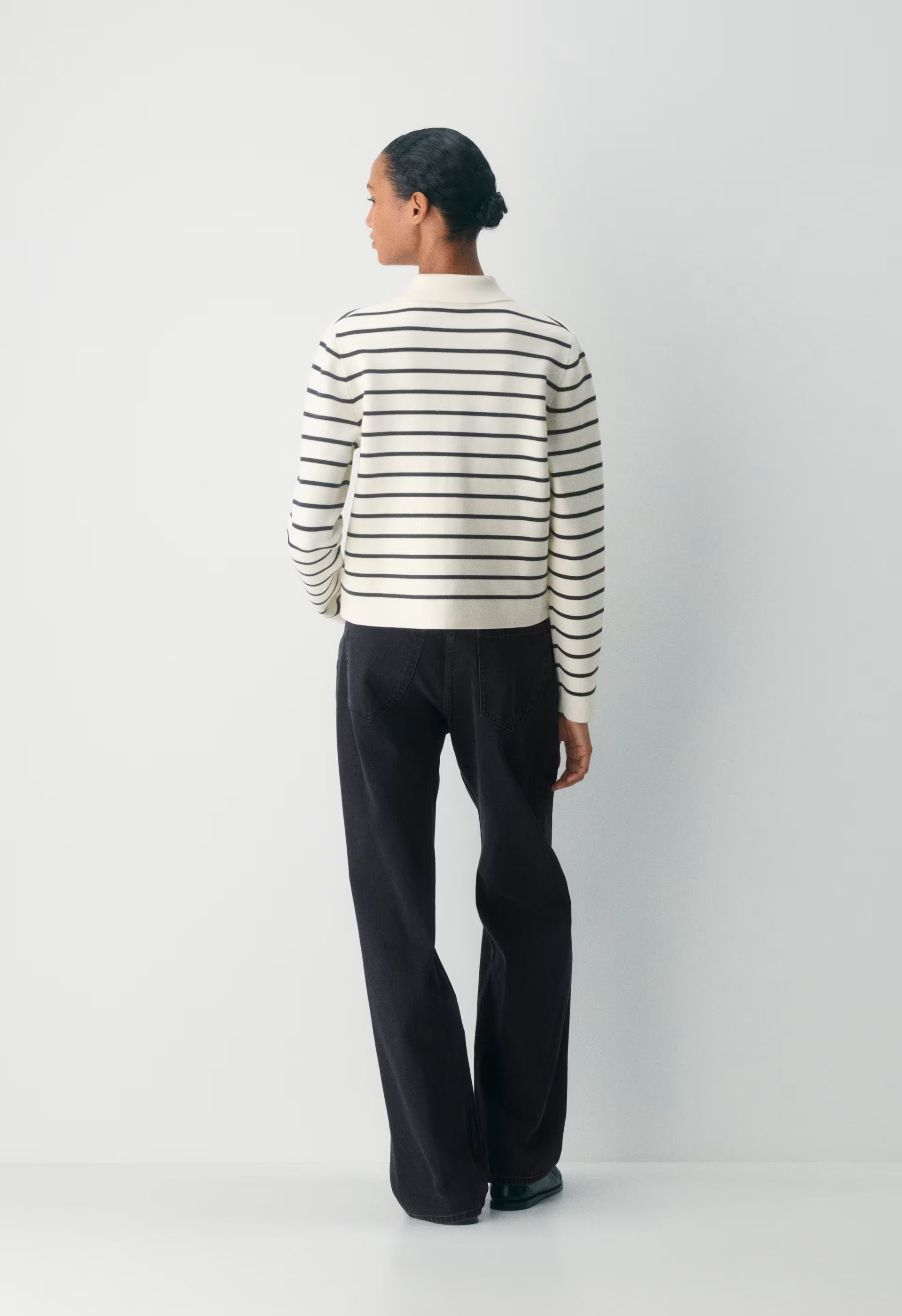 Society Cardigan - Wonder Yarn - LT BIRCH/ DK NGHT NVY