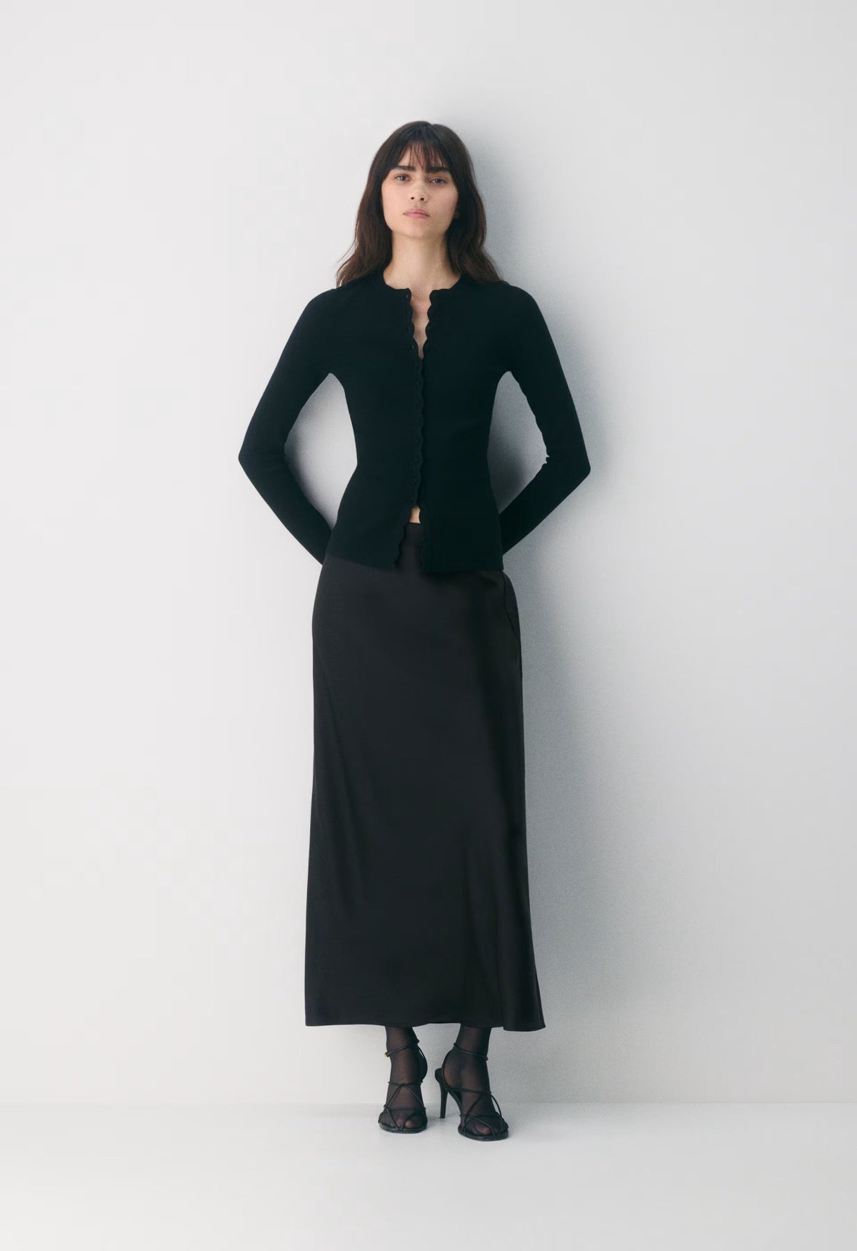 Shelly Cardigan - Wonder Yarn - BLACK