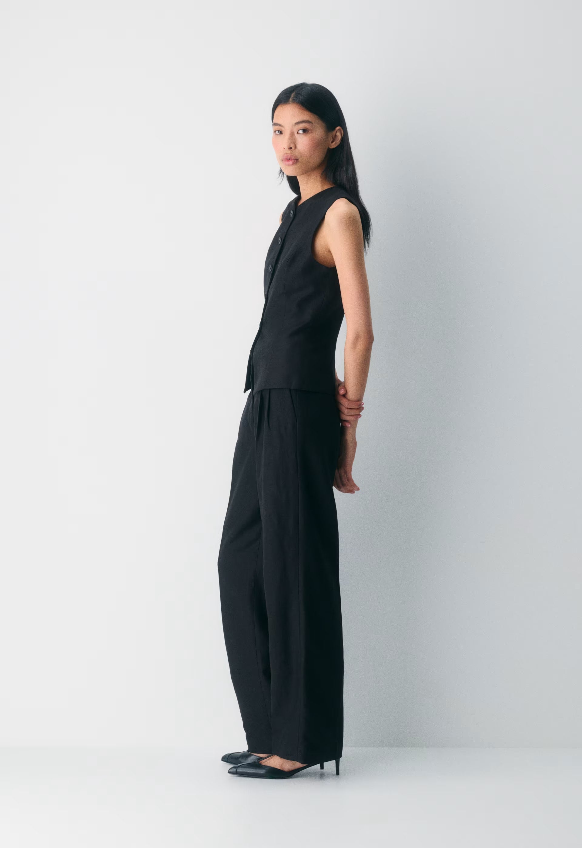 CruiseLinen™ Regal Vest - BLACK