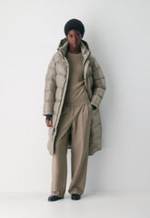 The Super Puff™ Long - Hi-Gloss - MODERN TAUPE