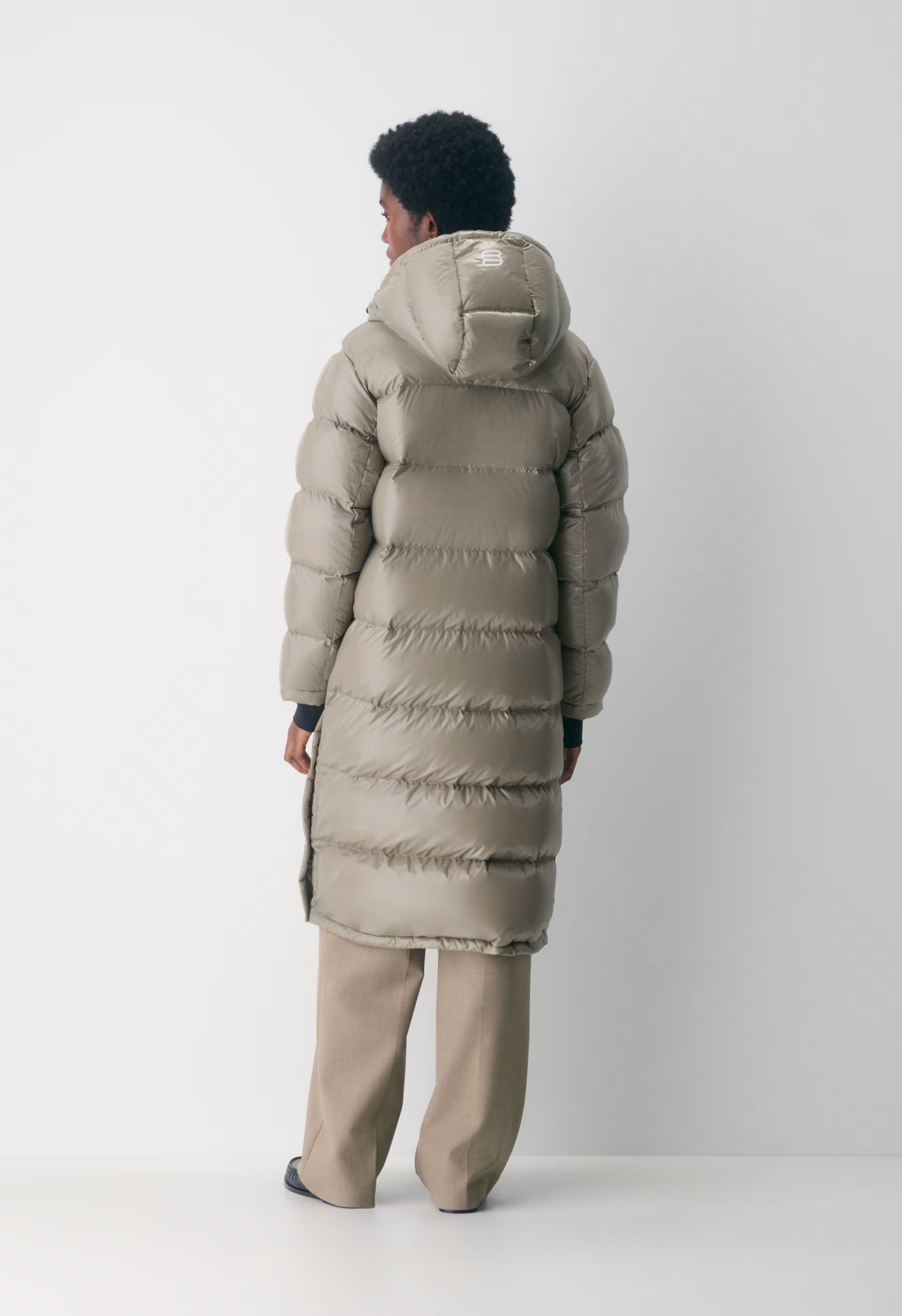 The Super Puff™ Long - Hi-Gloss - MODERN TAUPE