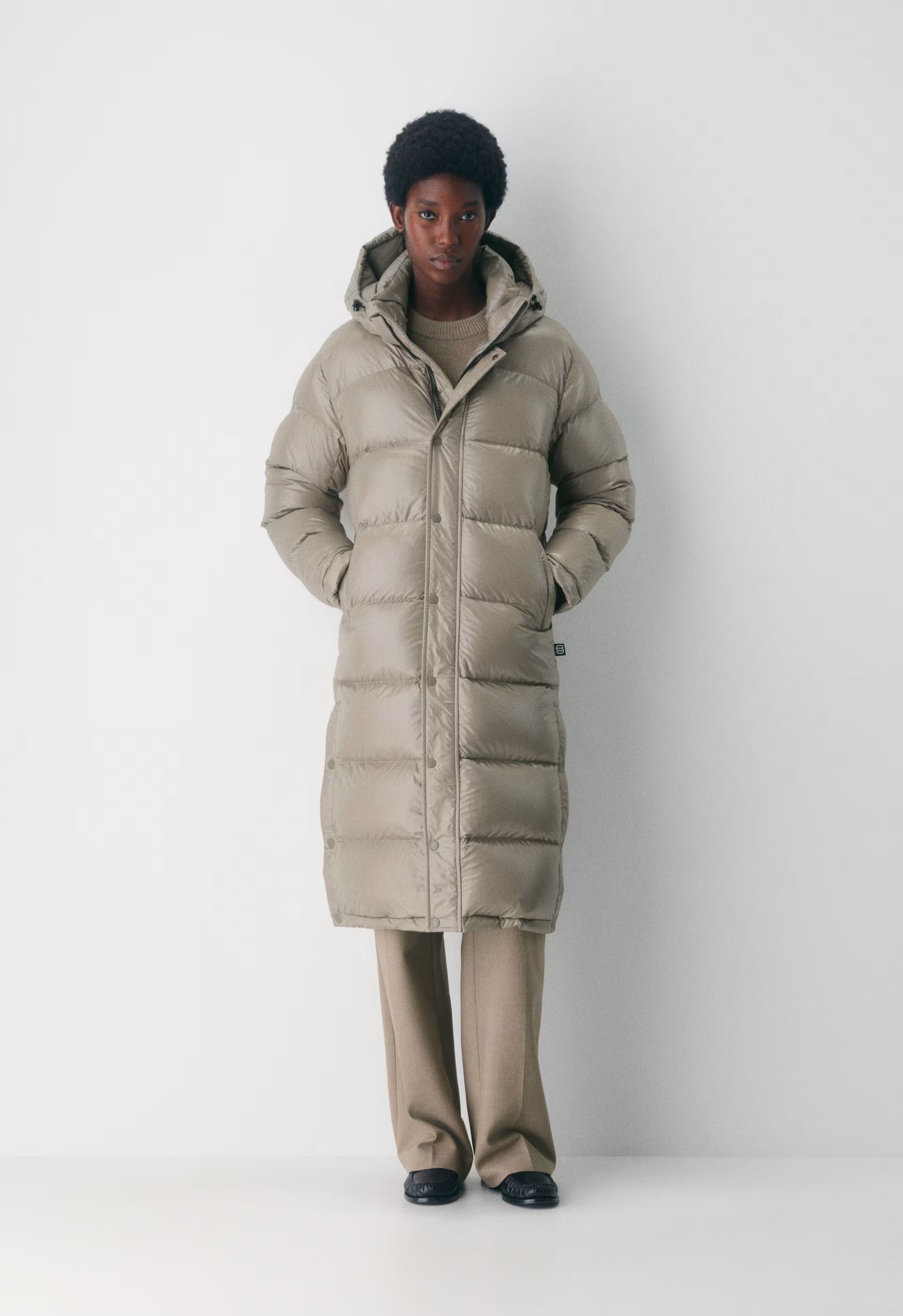The Super Puff™ Long - Hi-Gloss - MODERN TAUPE