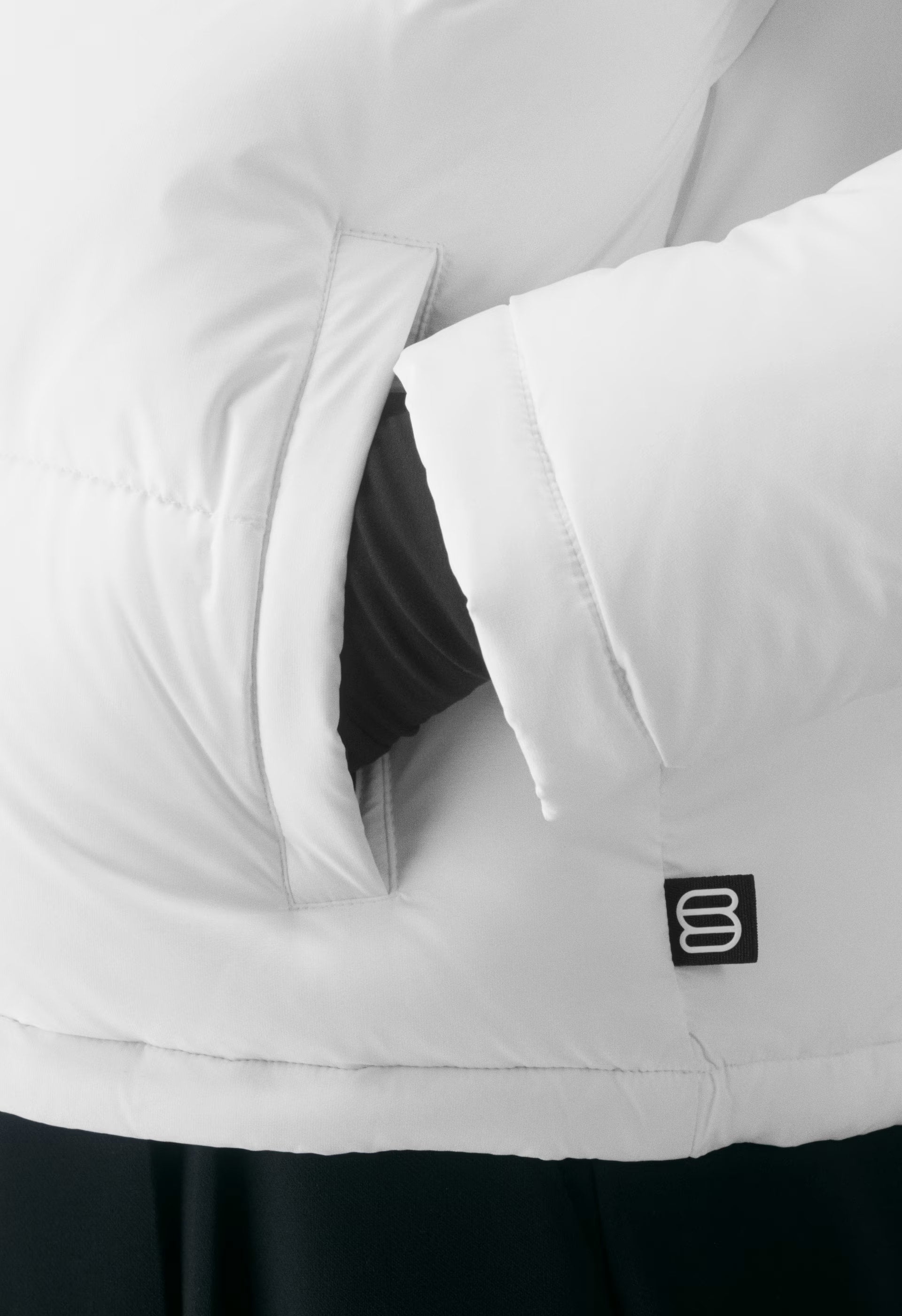 The Super Puff™ Shorty - cliMATTE™ - WHITE