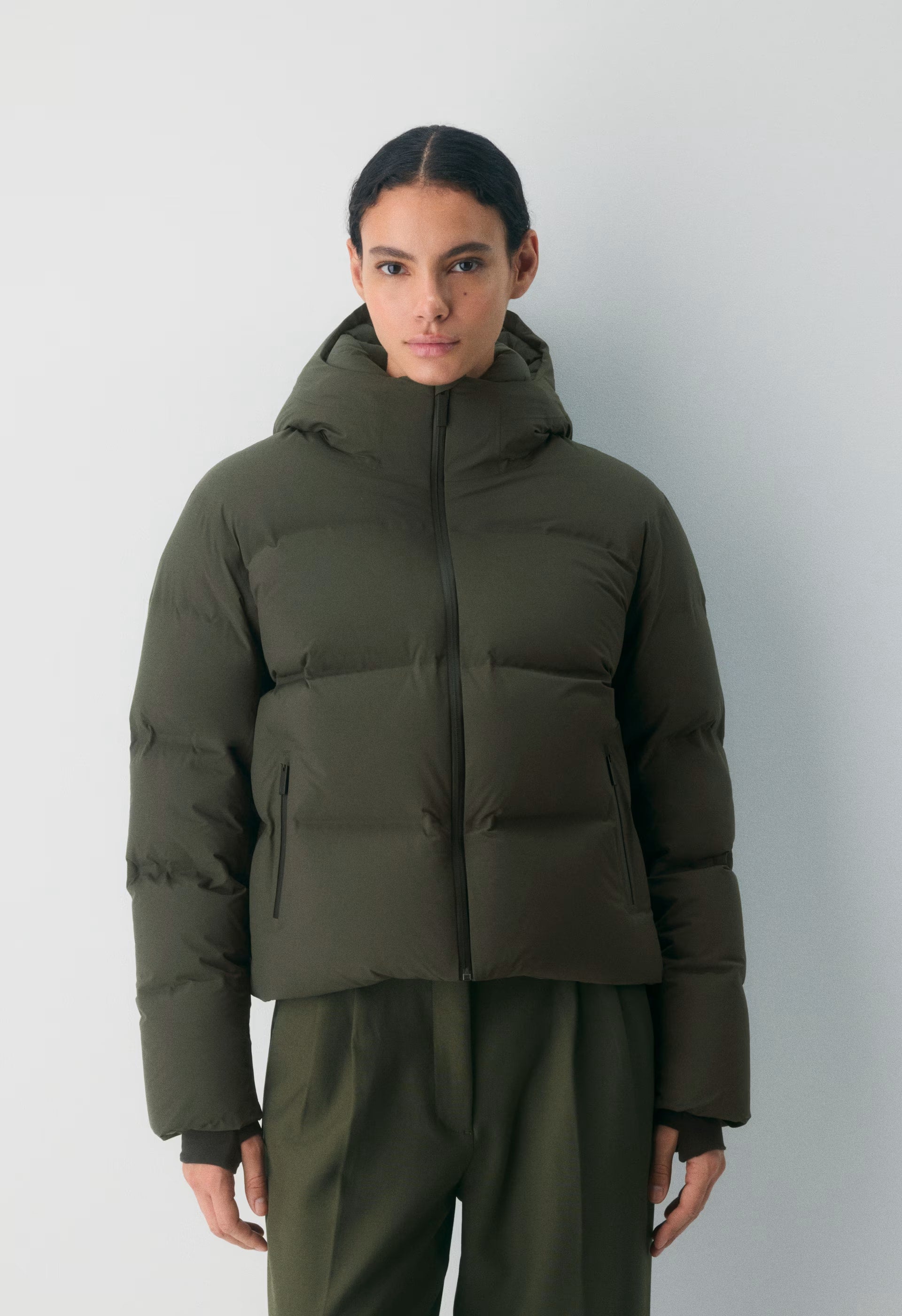 The Super Puff₂O™ Shorty - Rainstop™ - FLINT GREEN