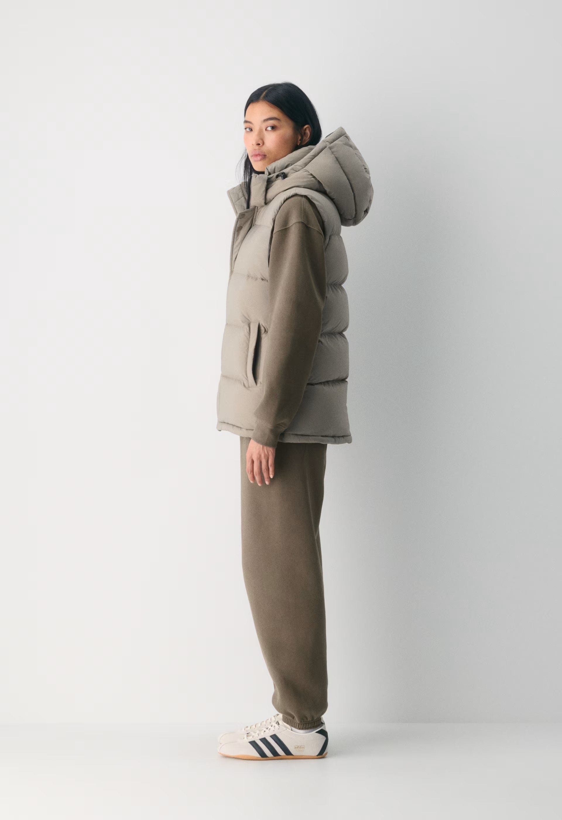 The SuperPuff™ LoHip Vest - cliMATTE™ - MODERN TAUPE
