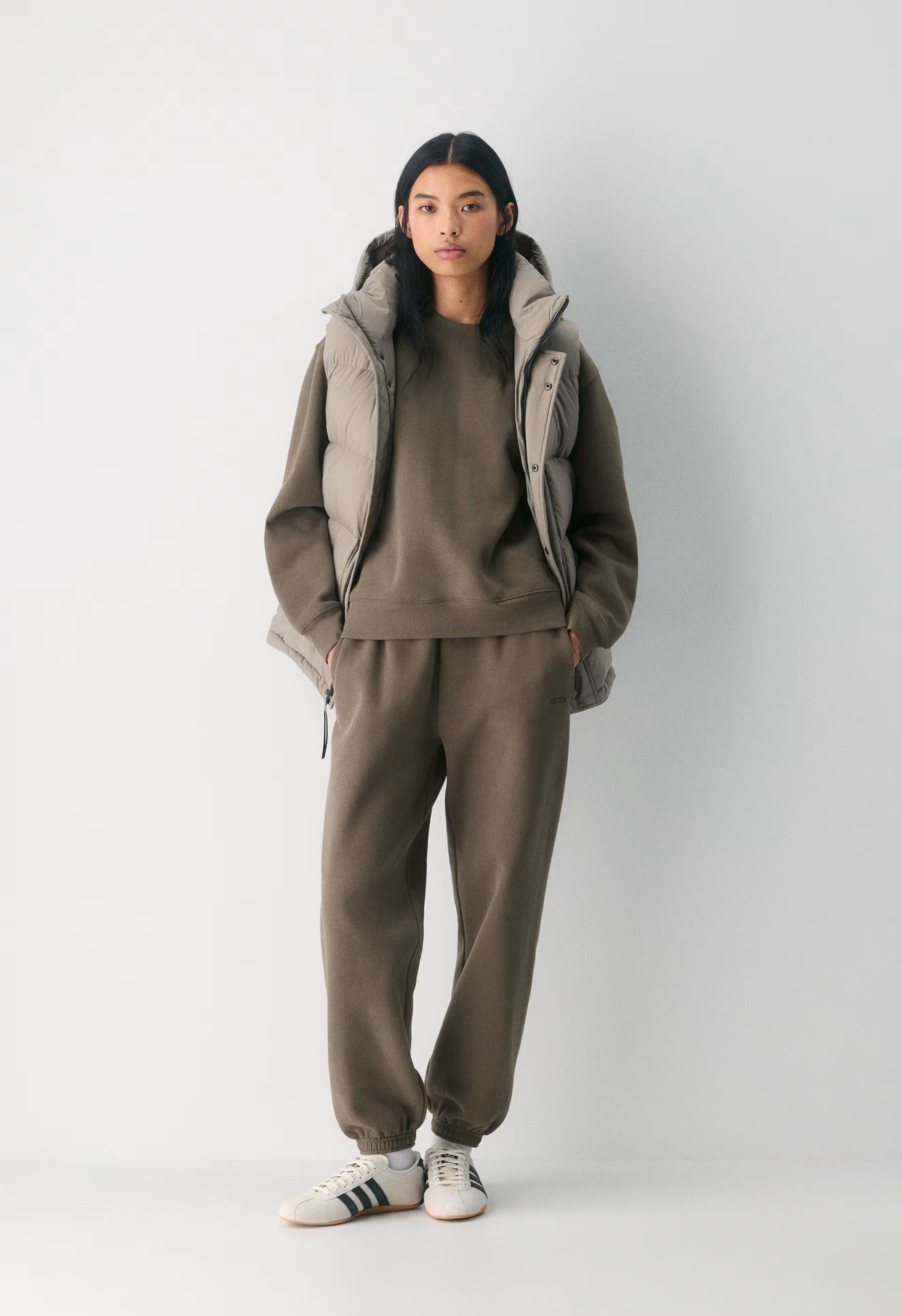 The SuperPuff™ LoHip Vest - cliMATTE™ - MODERN TAUPE