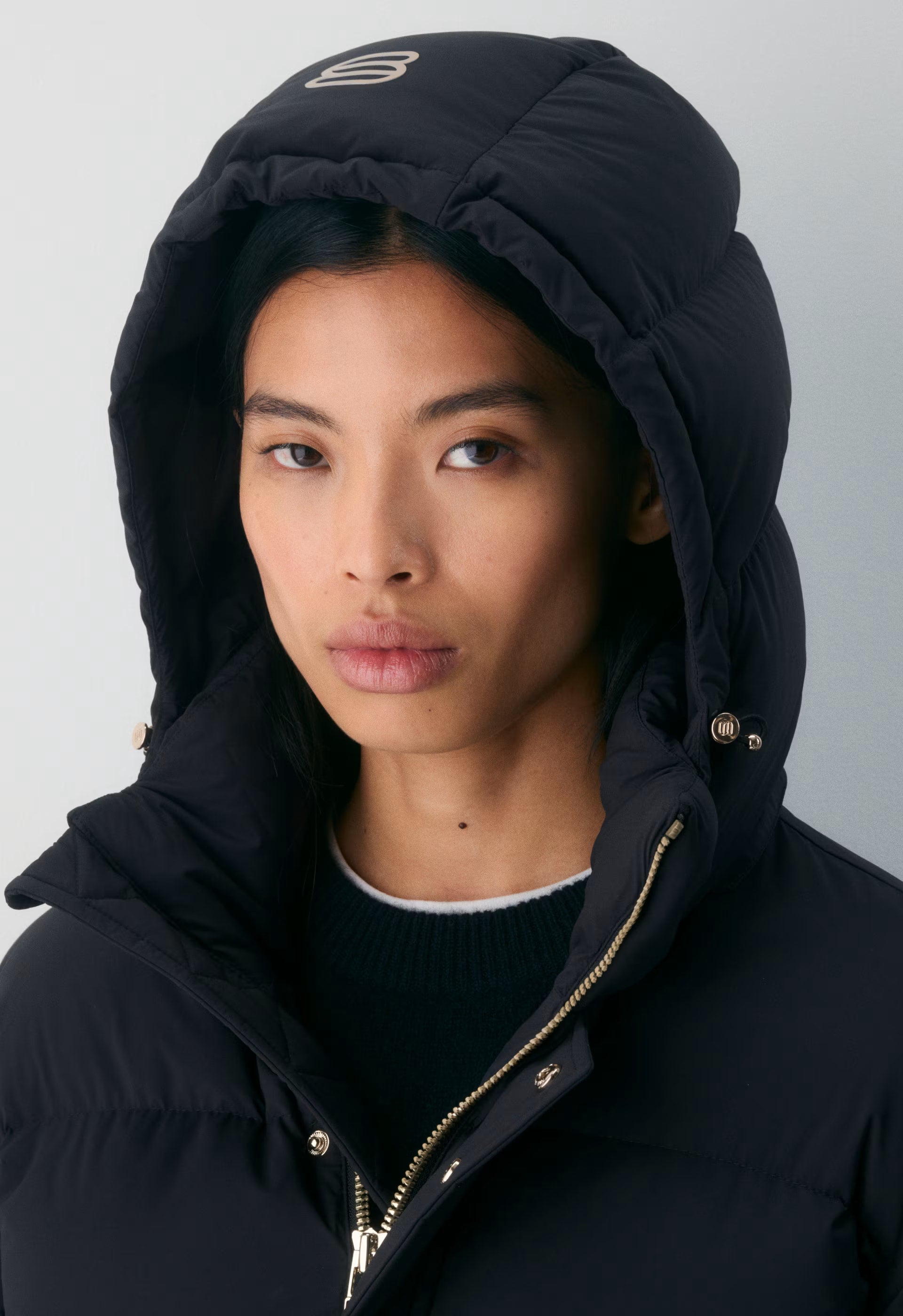 The Super Puff™ Shorty - cliMATTE™ - BLACK/SHINY GOLD