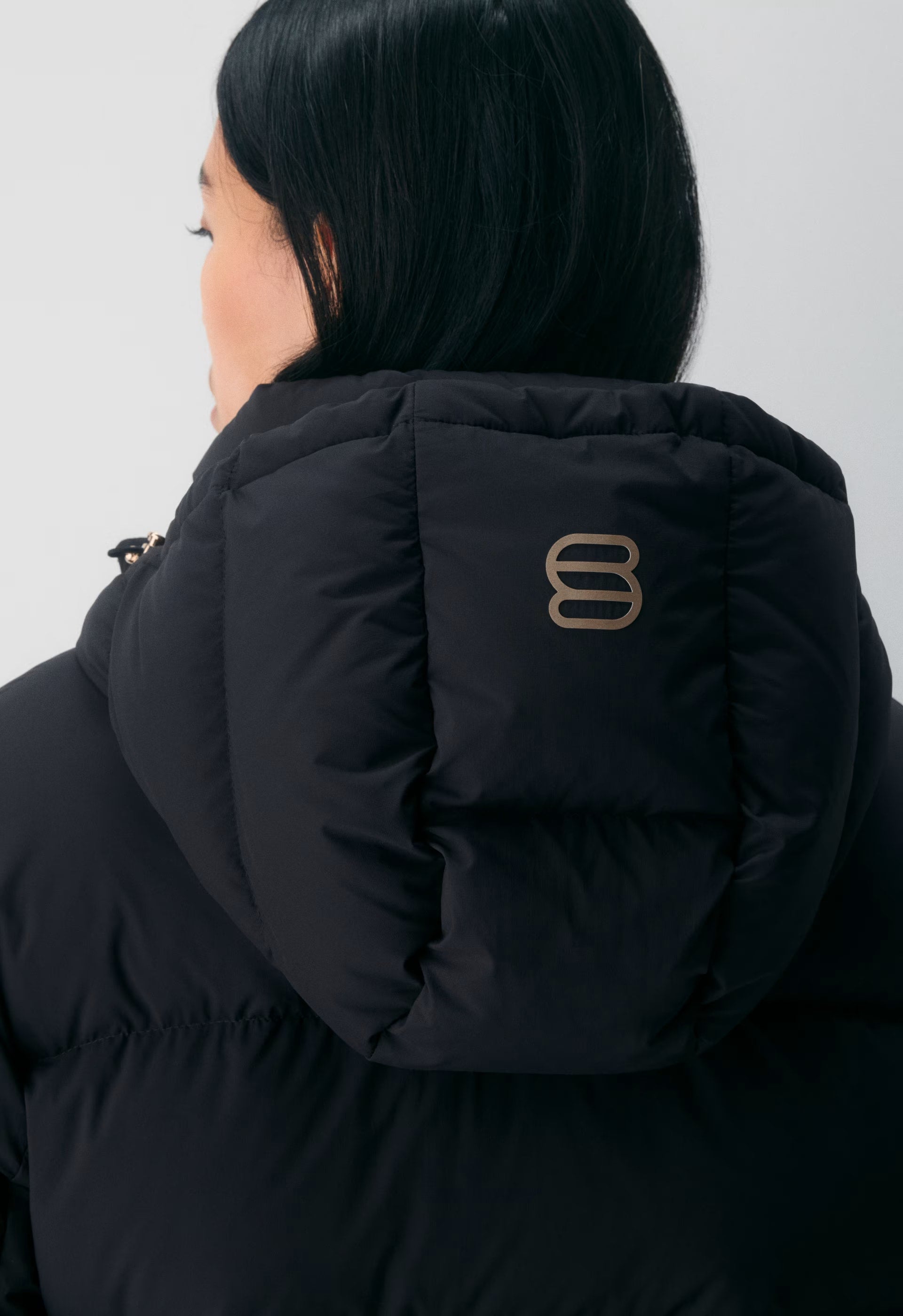 The Super Puff™ Shorty - cliMATTE™ - BLACK/SHINY GOLD
