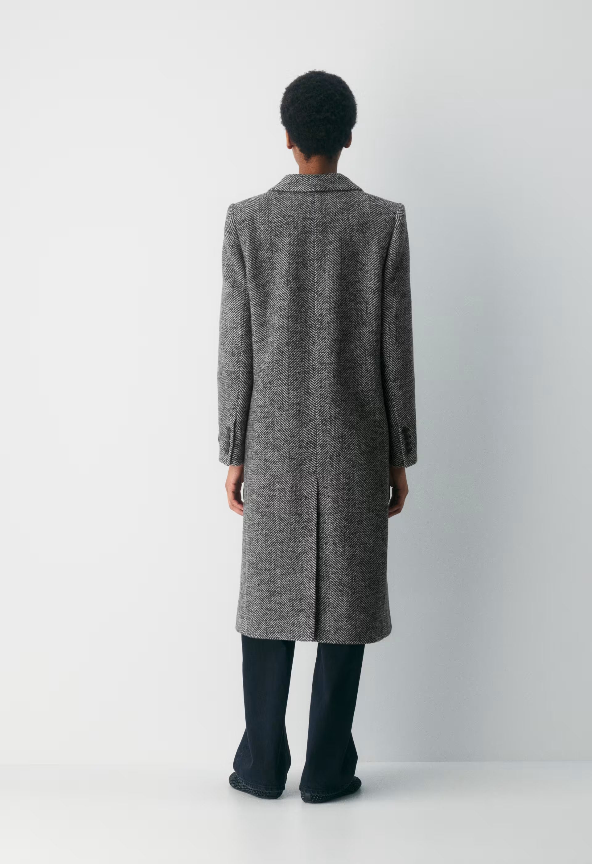 The Constant™ Coat - Soft Wool Cashmere - HERRINGBONE BLK/WHT