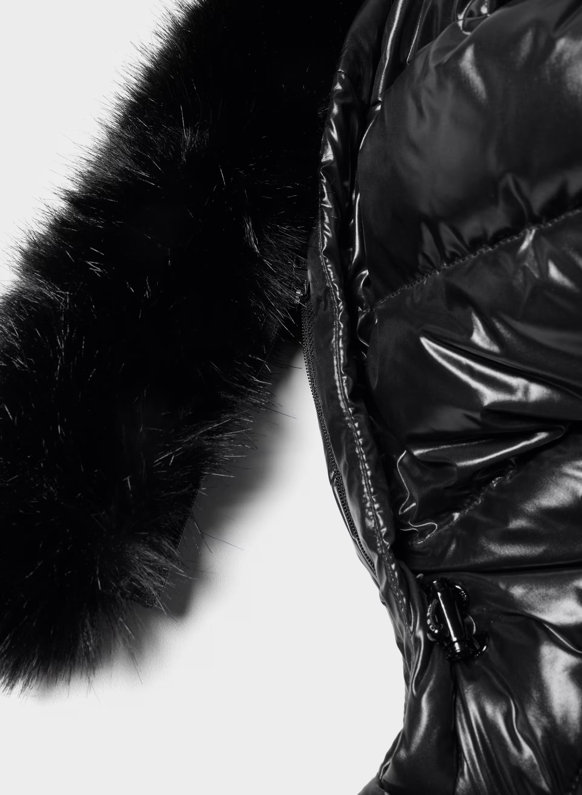 The SuperSnug Puff™ Mid - Hi-Gloss - BLACK/BLACK