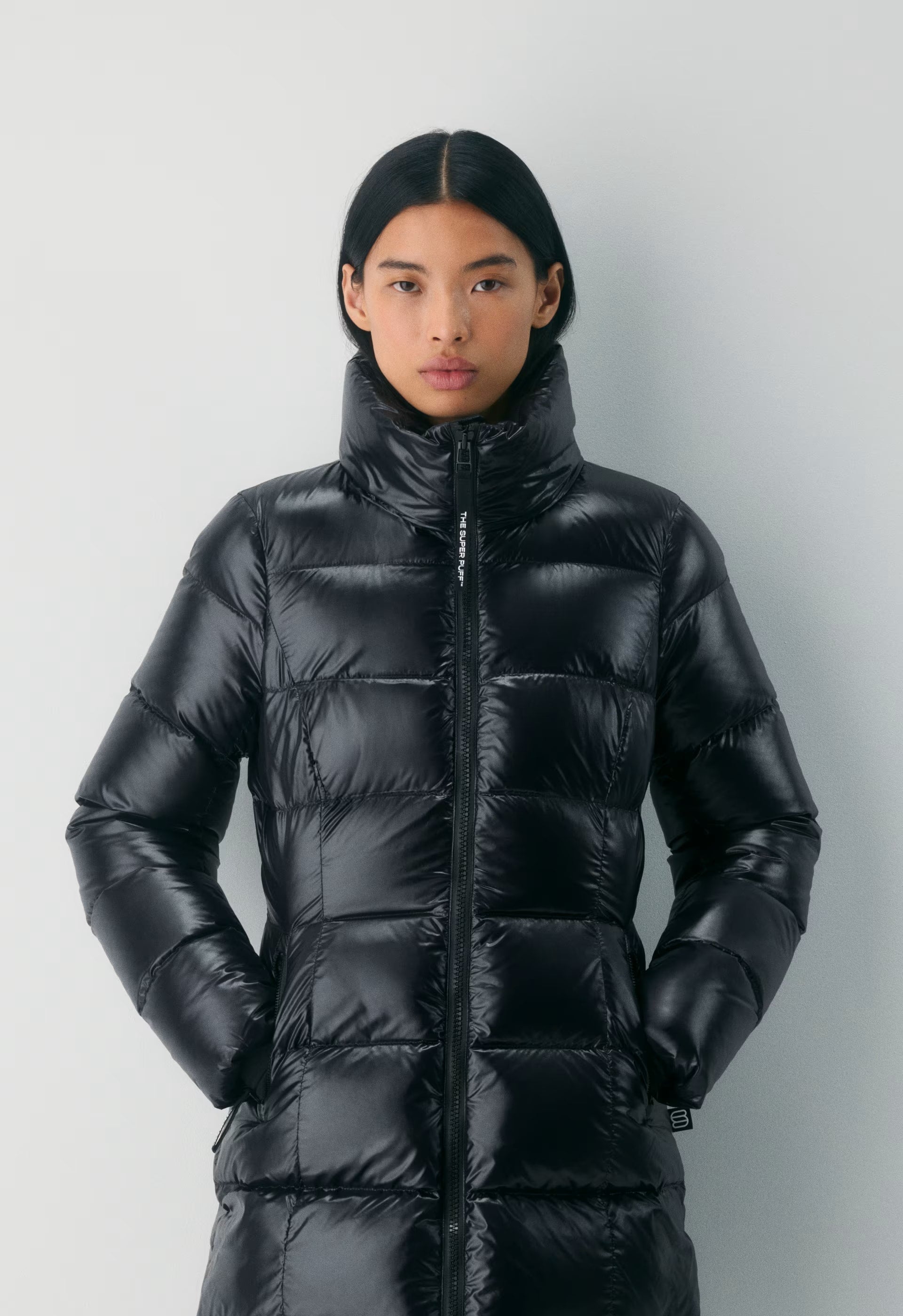 The SuperSnug Puff™ Mid - Hi-Gloss - BLACK/BLACK
