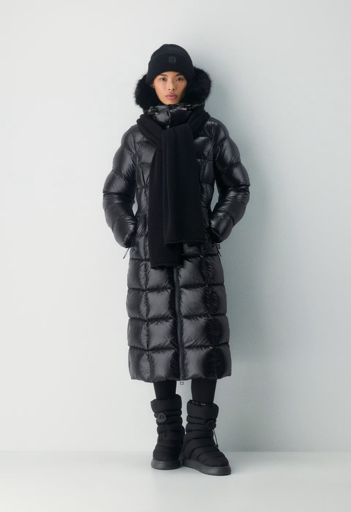 The SuperSnug Puff™ Long - cliMATTE™ - Hi-Gloss - BLACK/BLACK