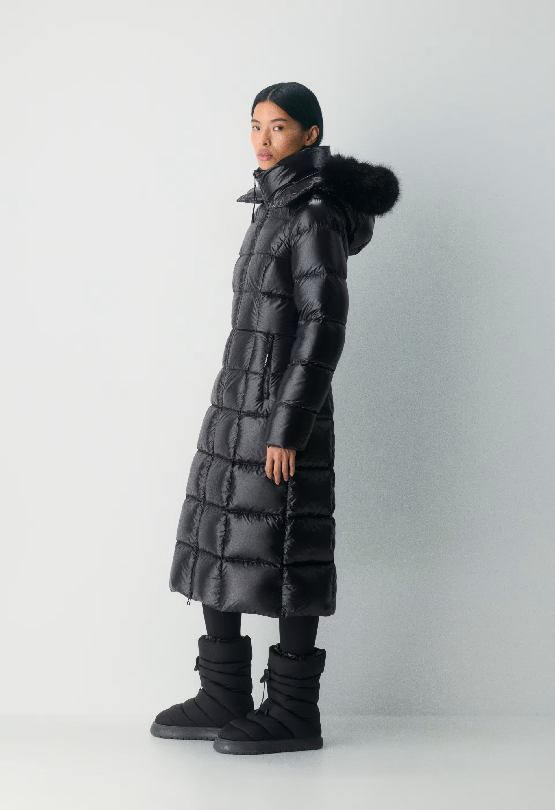 The SuperSnug Puff™ Long - cliMATTE™ - Hi-Gloss - BLACK/BLACK
