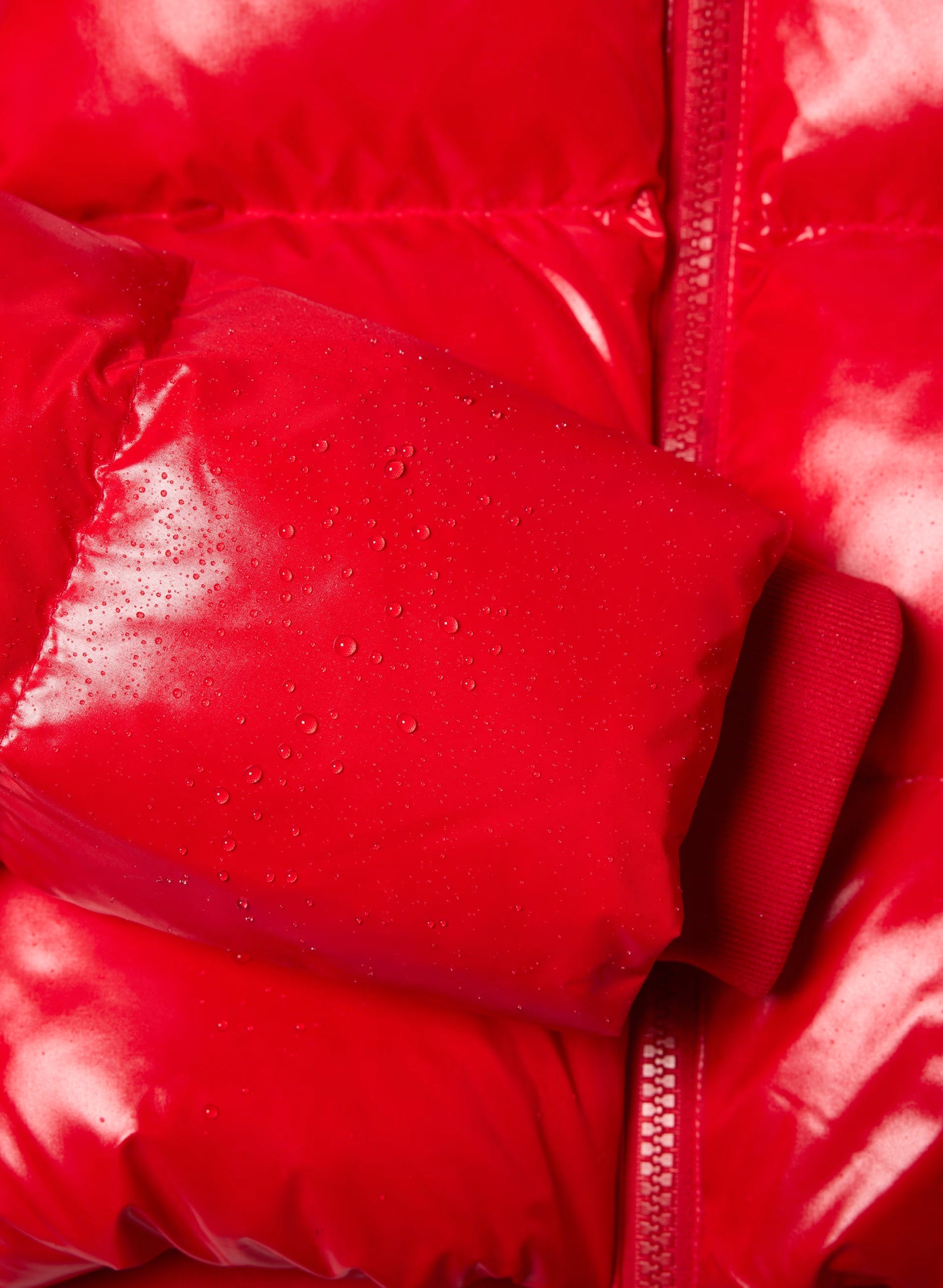 The Super Resort Puff™ - Hi-Gloss - FLASHING RED