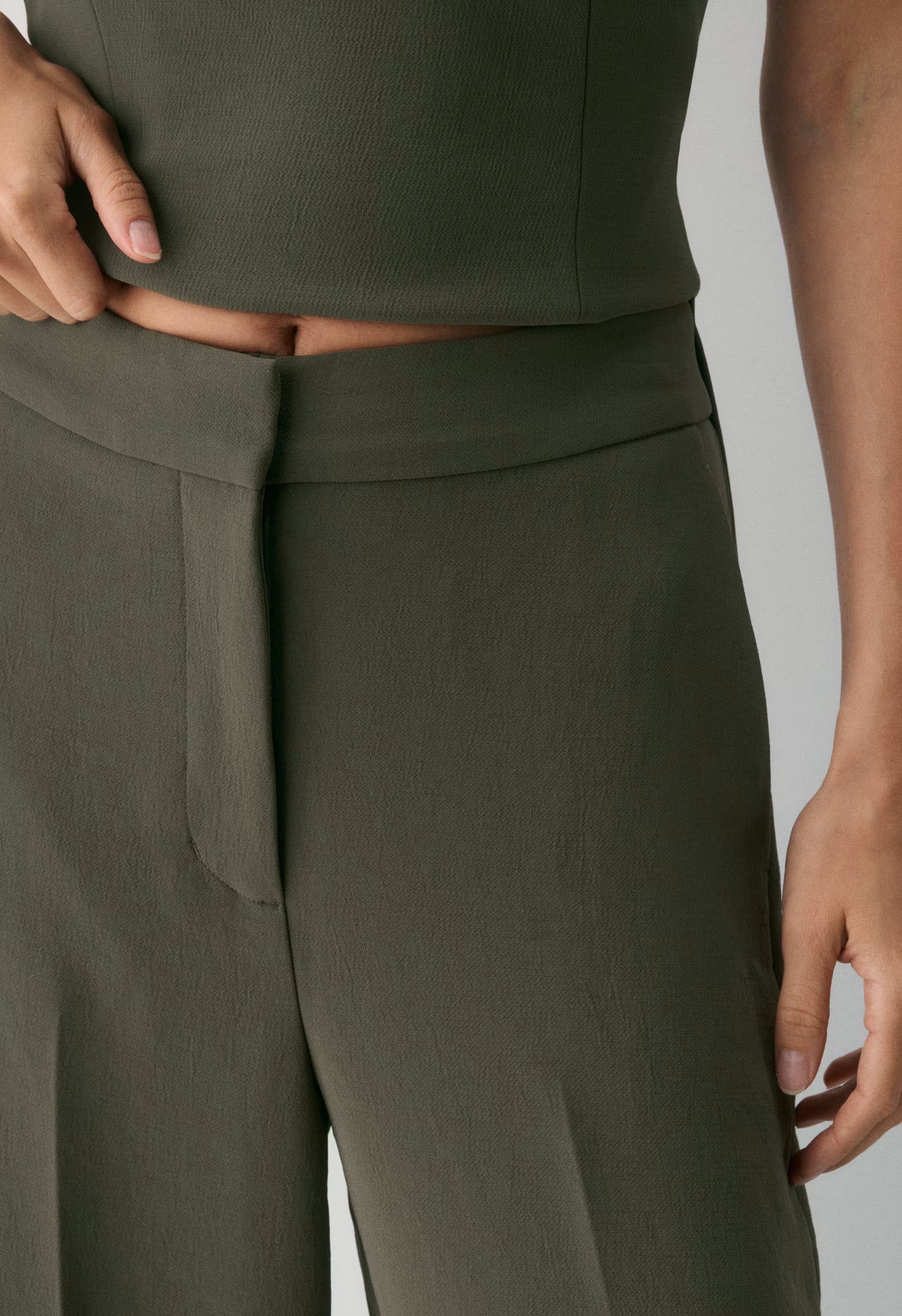 The Limitless Pant™ - Crepette™ - DARK OLIVE
