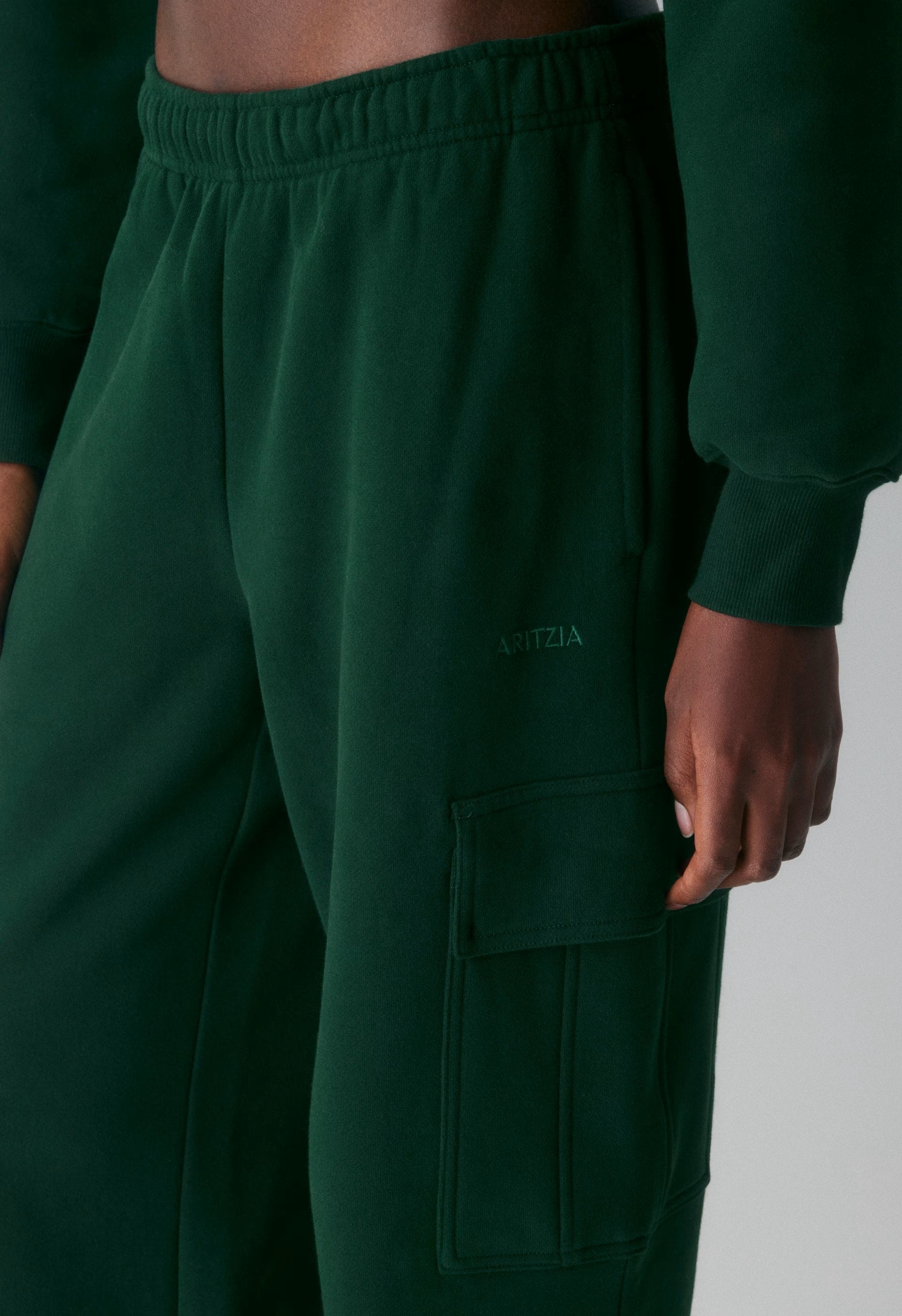 Cozy Sweatfleece Mega Cargo™ Sweatpant - SCARAB