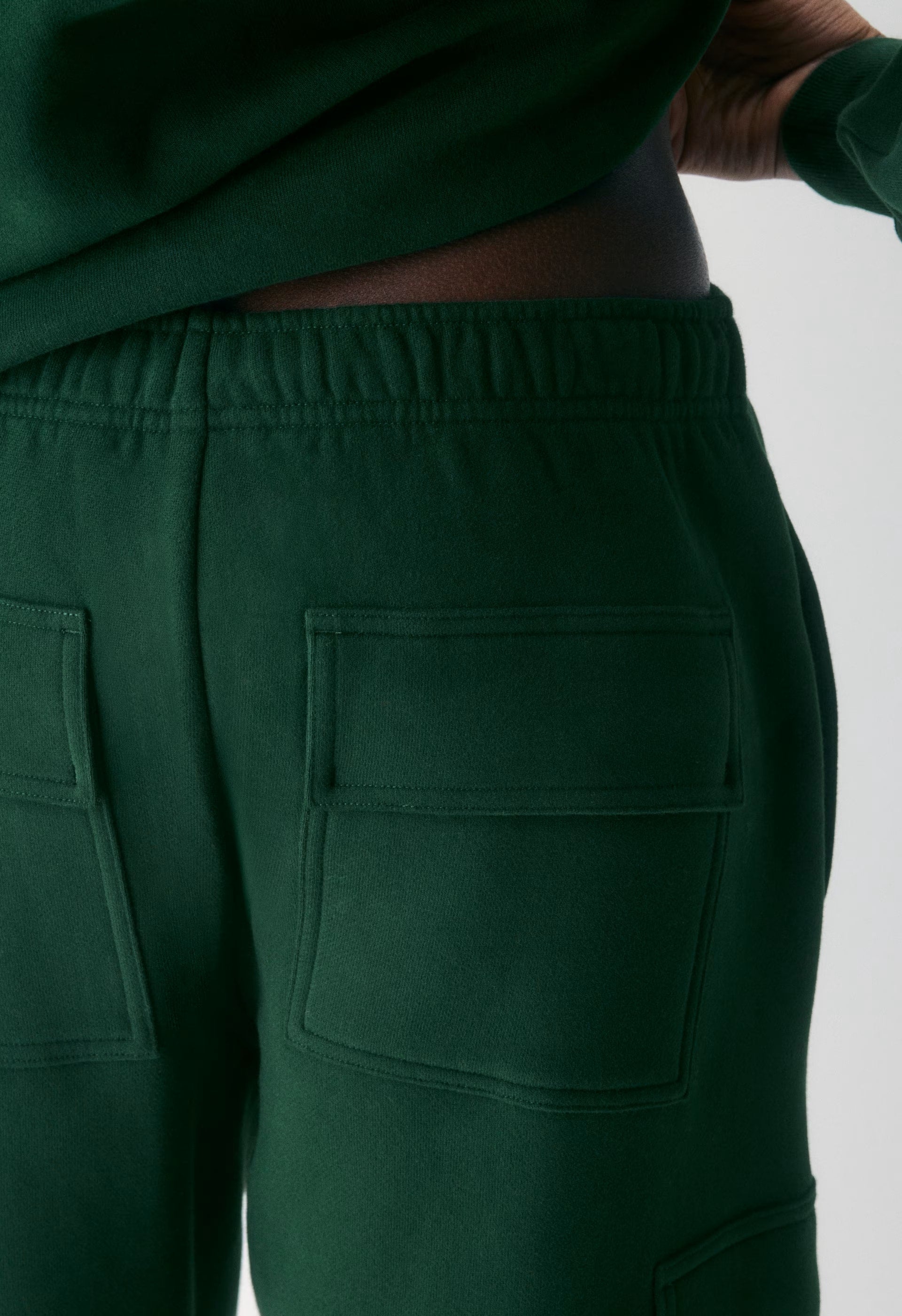Cozy Sweatfleece Mega Cargo™ Sweatpant - SCARAB