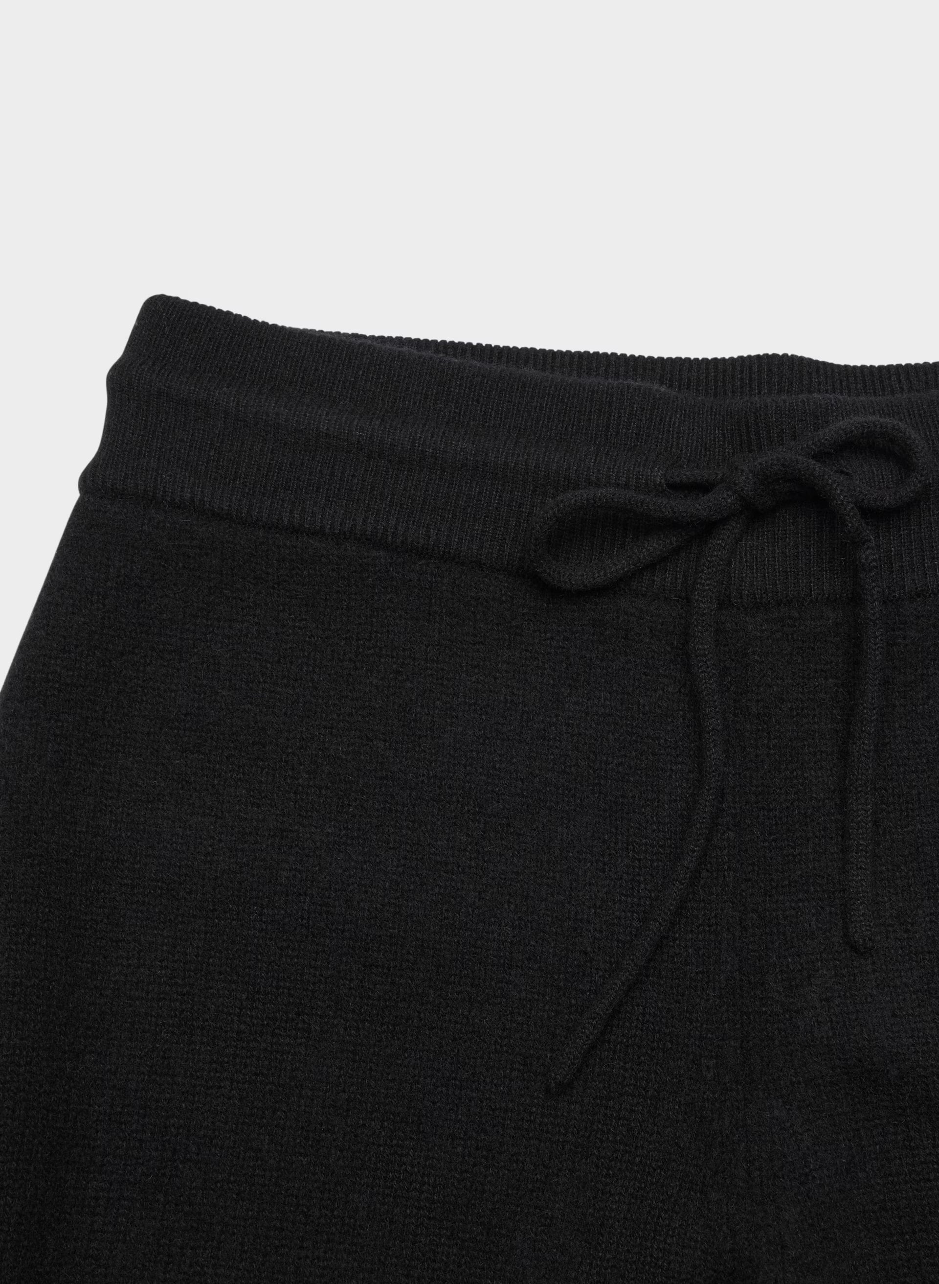 Essential Cashmere Appraisal Pant - BLACK